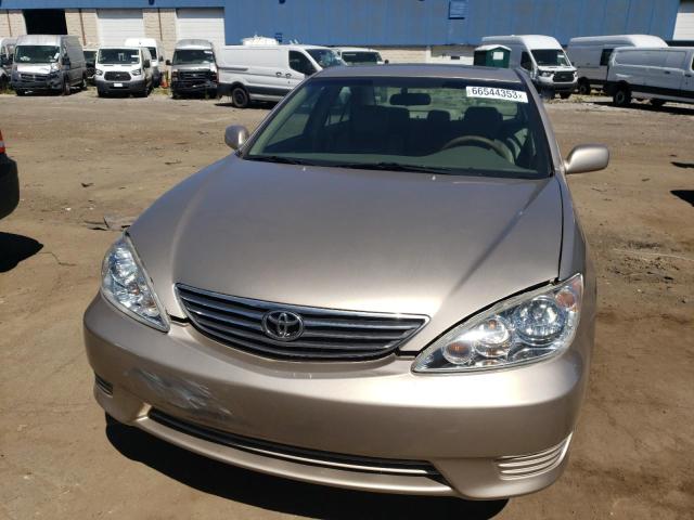 Photo 4 VIN: 4T1BE32K55U511290 - TOYOTA CAMRY LE 