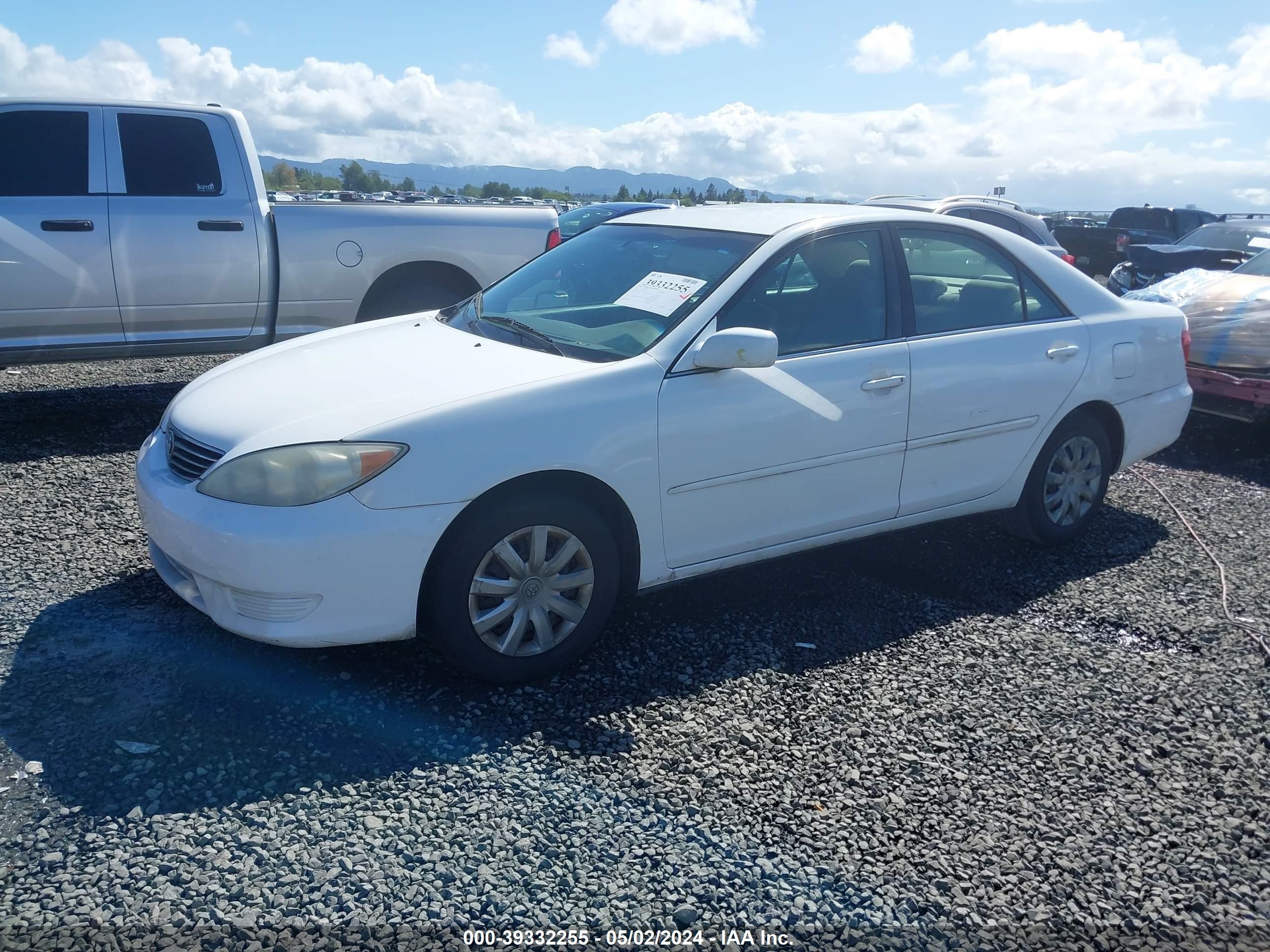 Photo 1 VIN: 4T1BE32K55U556715 - TOYOTA CAMRY 