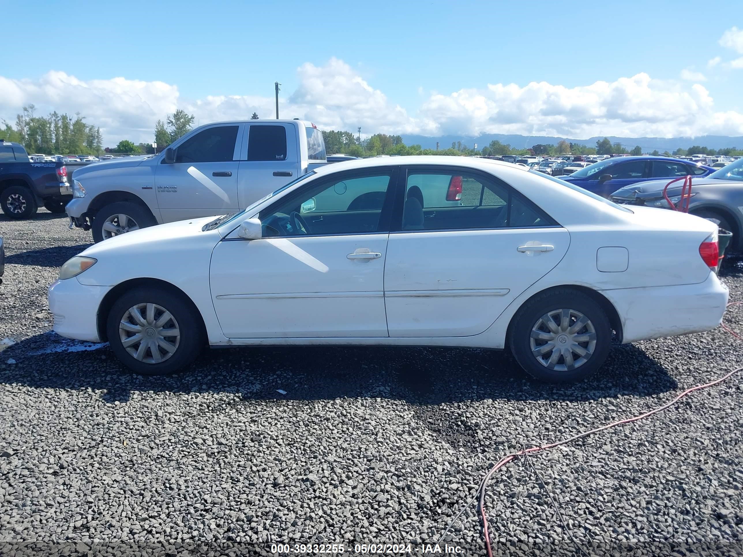 Photo 13 VIN: 4T1BE32K55U556715 - TOYOTA CAMRY 