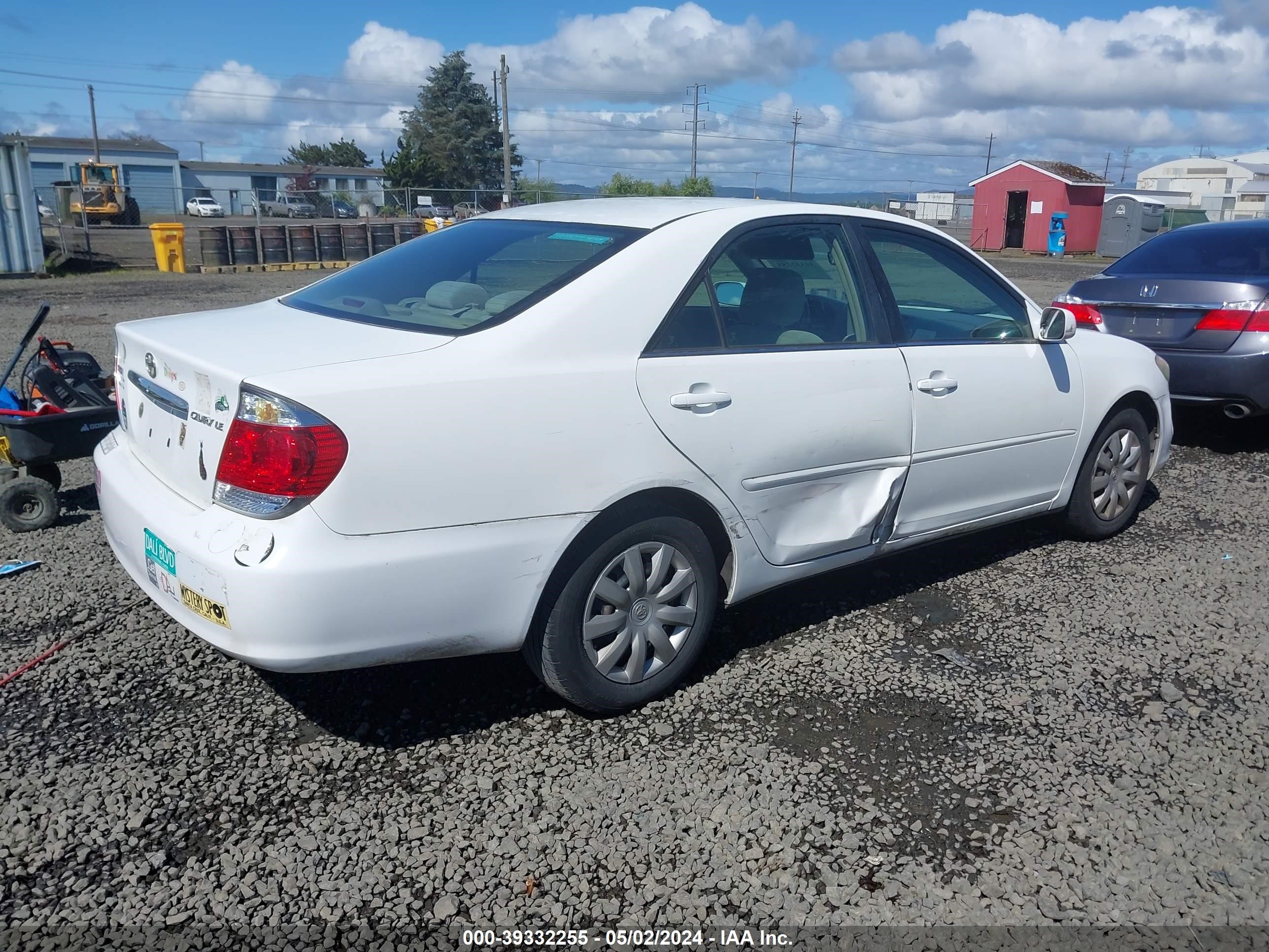 Photo 3 VIN: 4T1BE32K55U556715 - TOYOTA CAMRY 