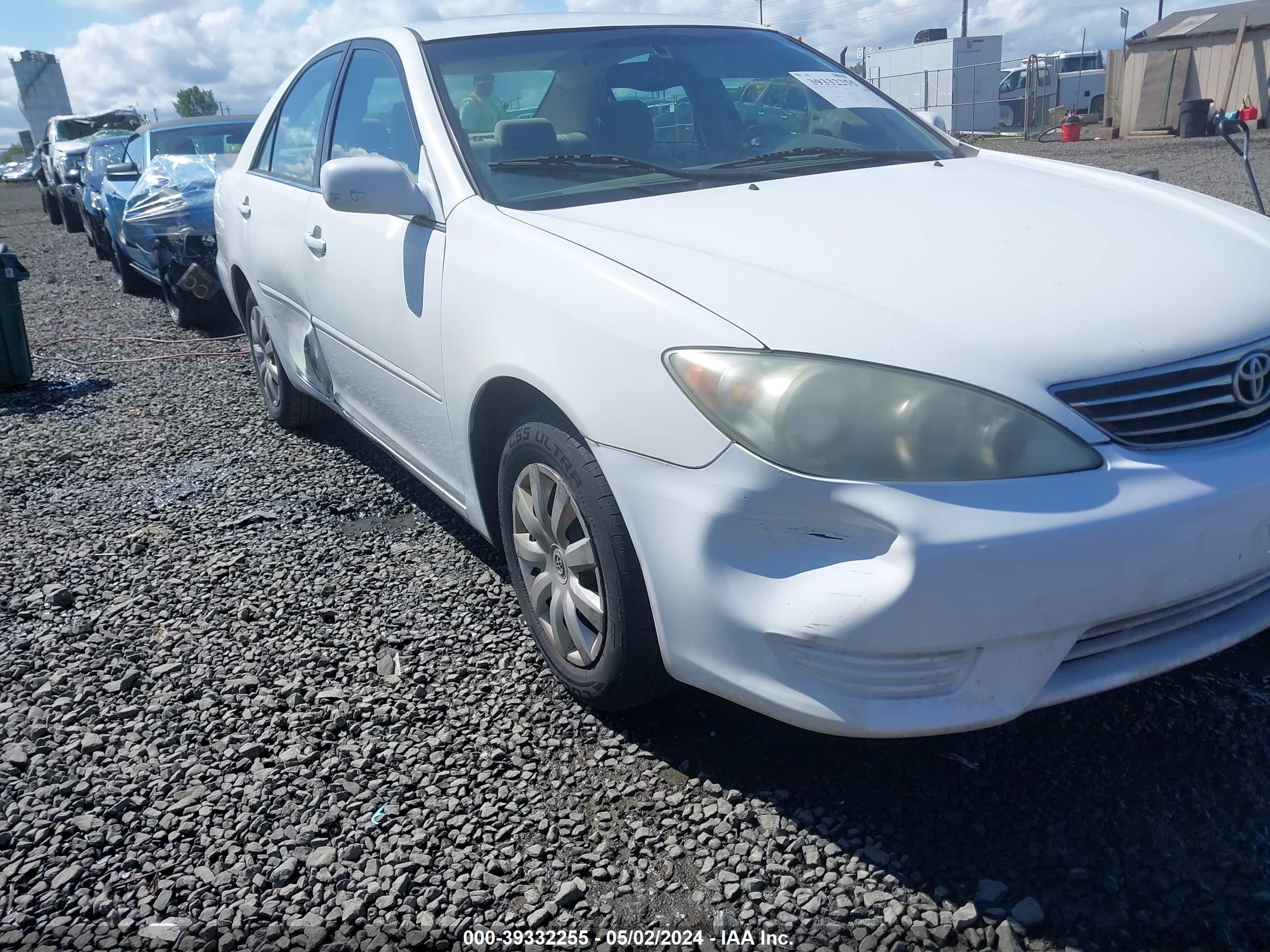 Photo 5 VIN: 4T1BE32K55U556715 - TOYOTA CAMRY 