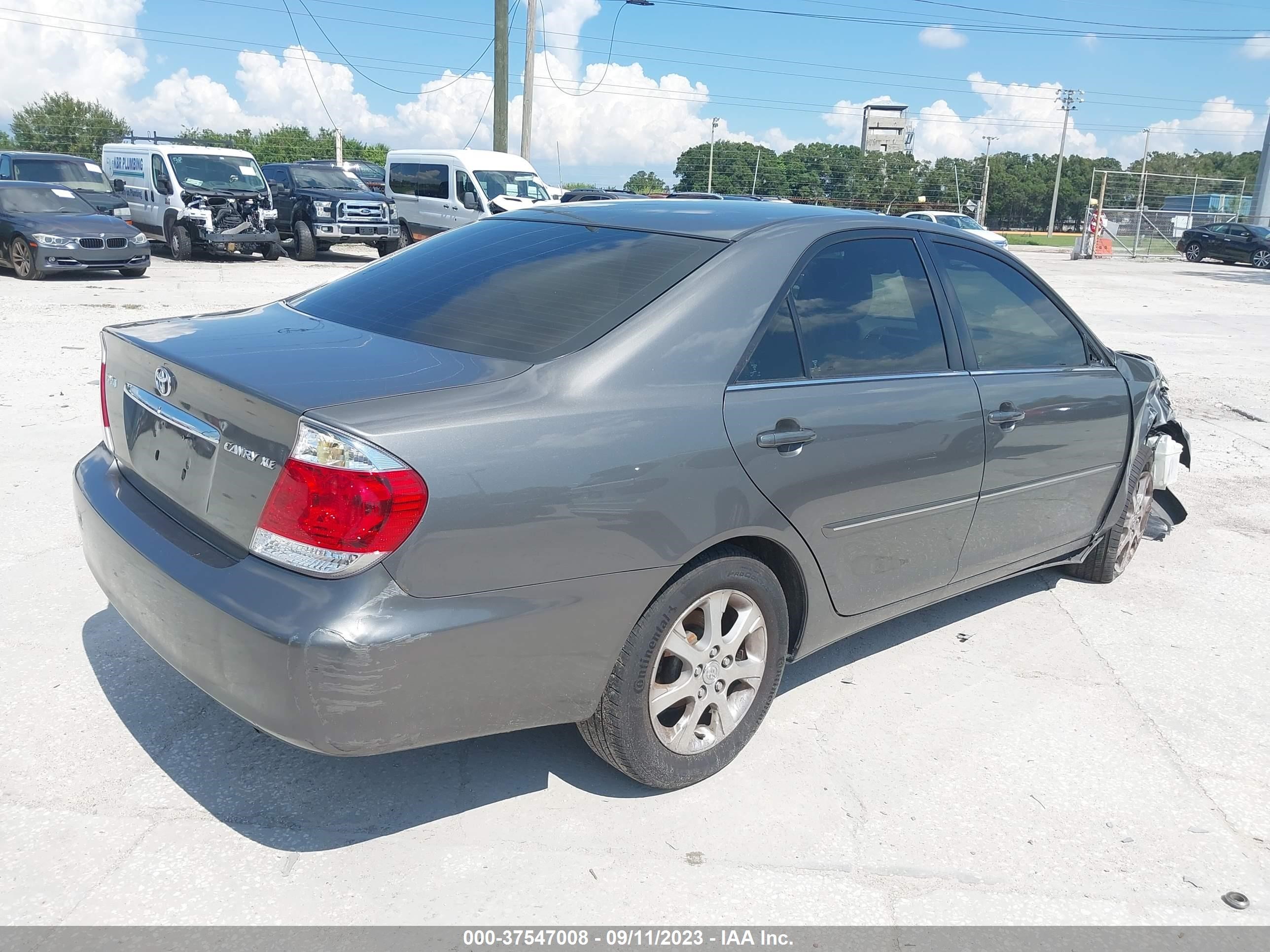 Photo 3 VIN: 4T1BE32K55U591366 - TOYOTA CAMRY 