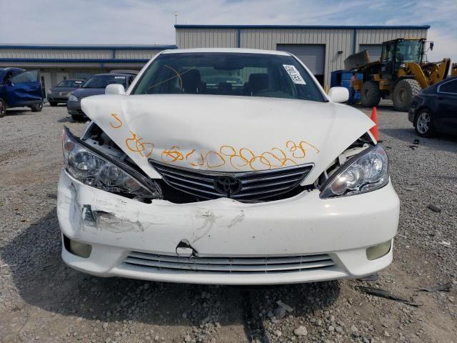 Photo 4 VIN: 4T1BE32K55U597944 - TOYOTA CAMRY LE 