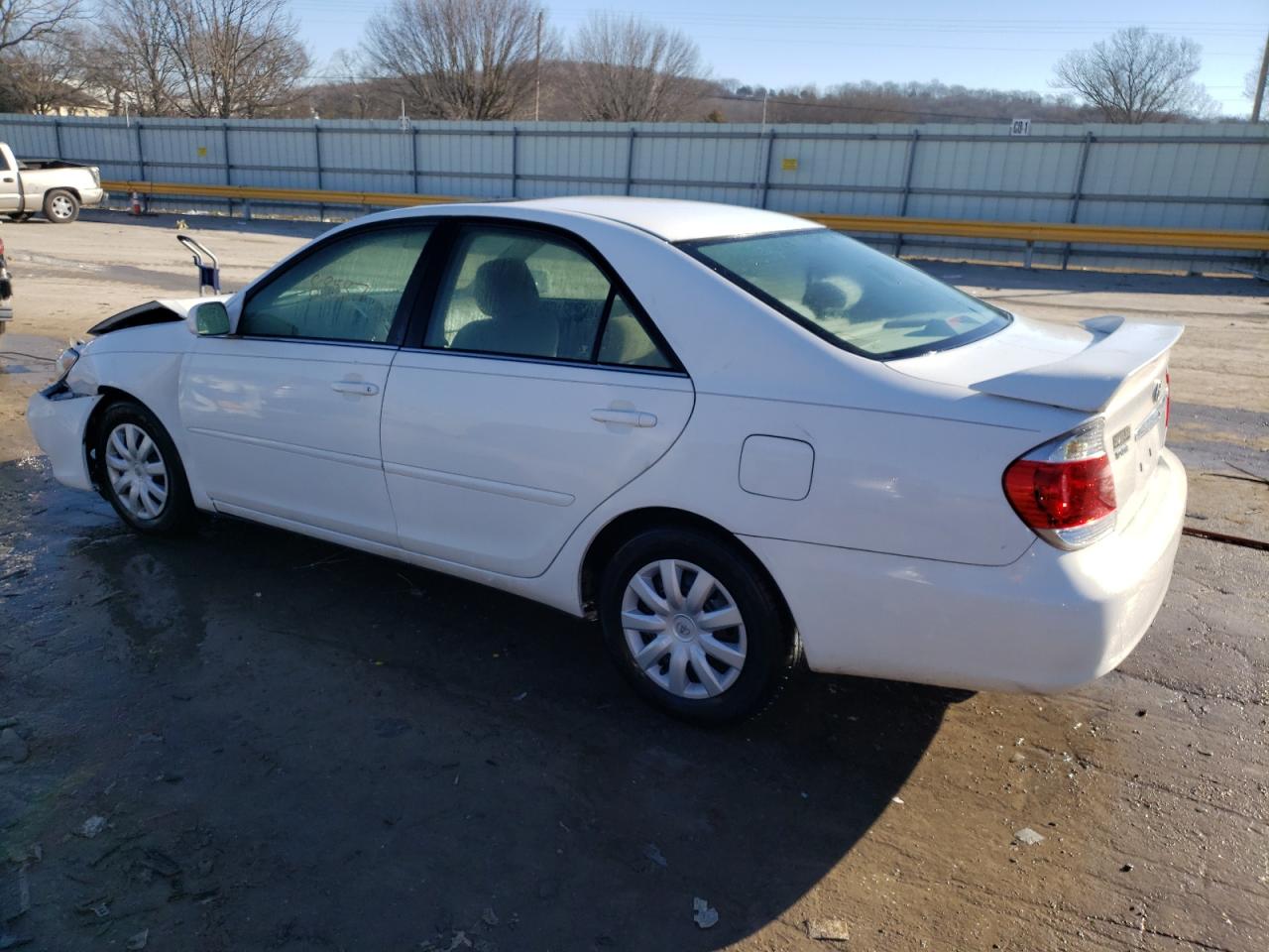 Photo 1 VIN: 4T1BE32K55U613818 - TOYOTA CAMRY 