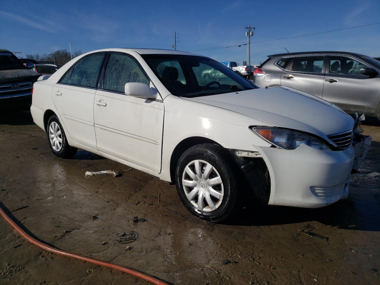 Photo 3 VIN: 4T1BE32K55U613818 - TOYOTA CAMRY 