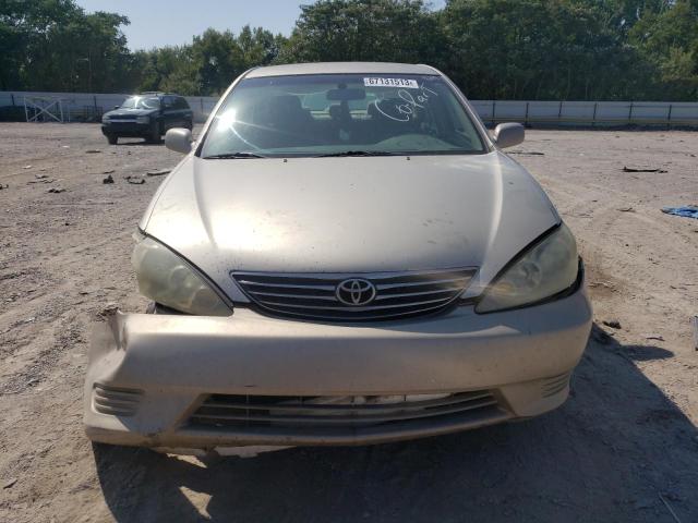 Photo 4 VIN: 4T1BE32K55U631669 - TOYOTA CAMRY LE 