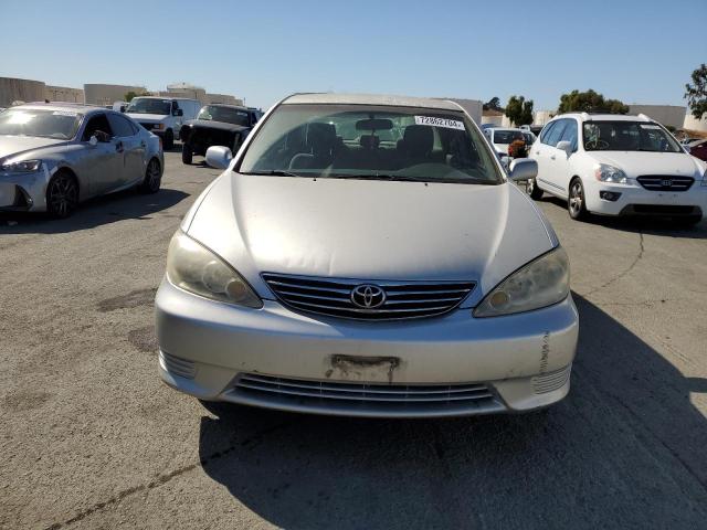 Photo 4 VIN: 4T1BE32K55U957455 - TOYOTA CAMRY 