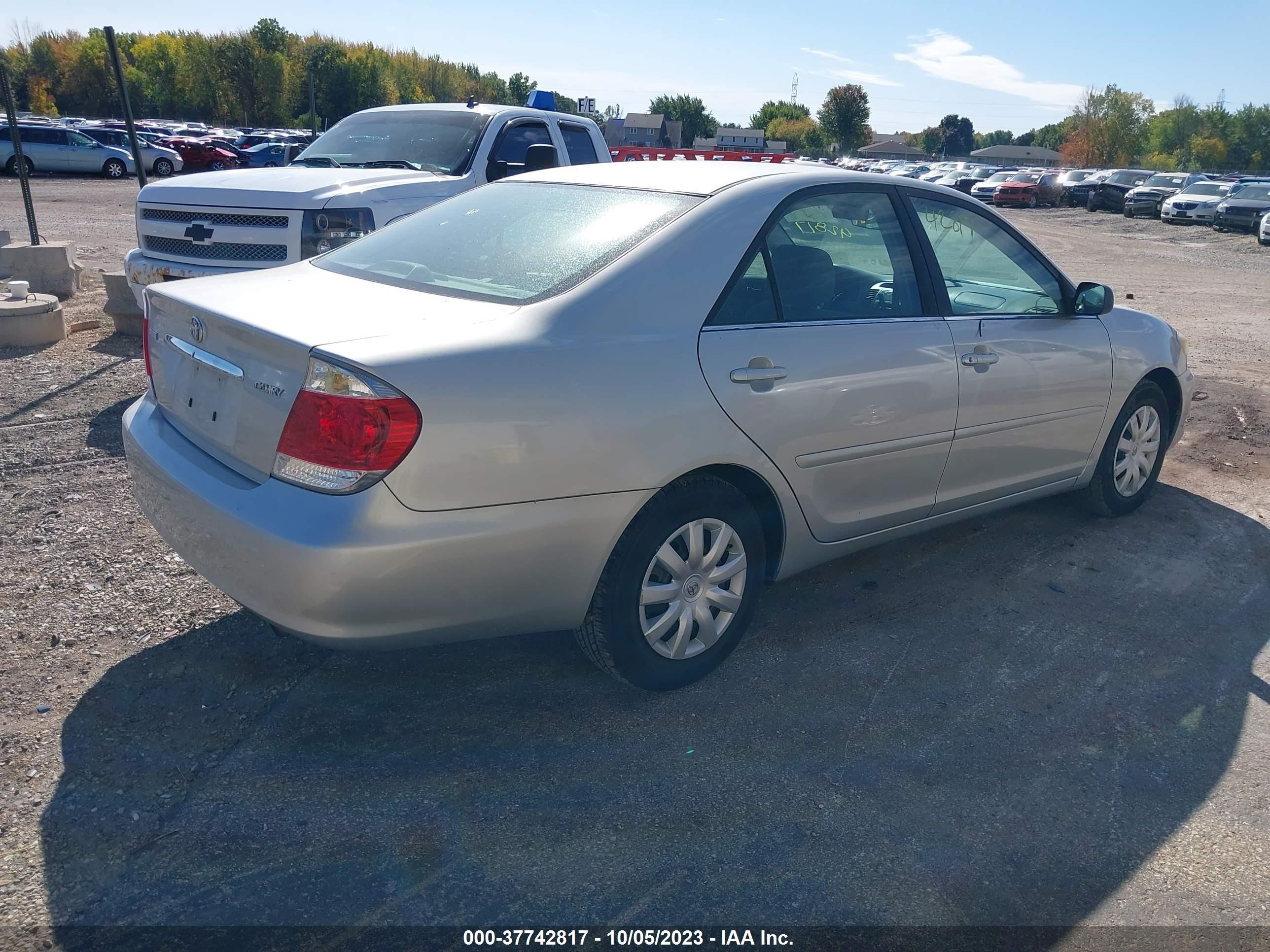 Photo 3 VIN: 4T1BE32K55U980296 - TOYOTA CAMRY 