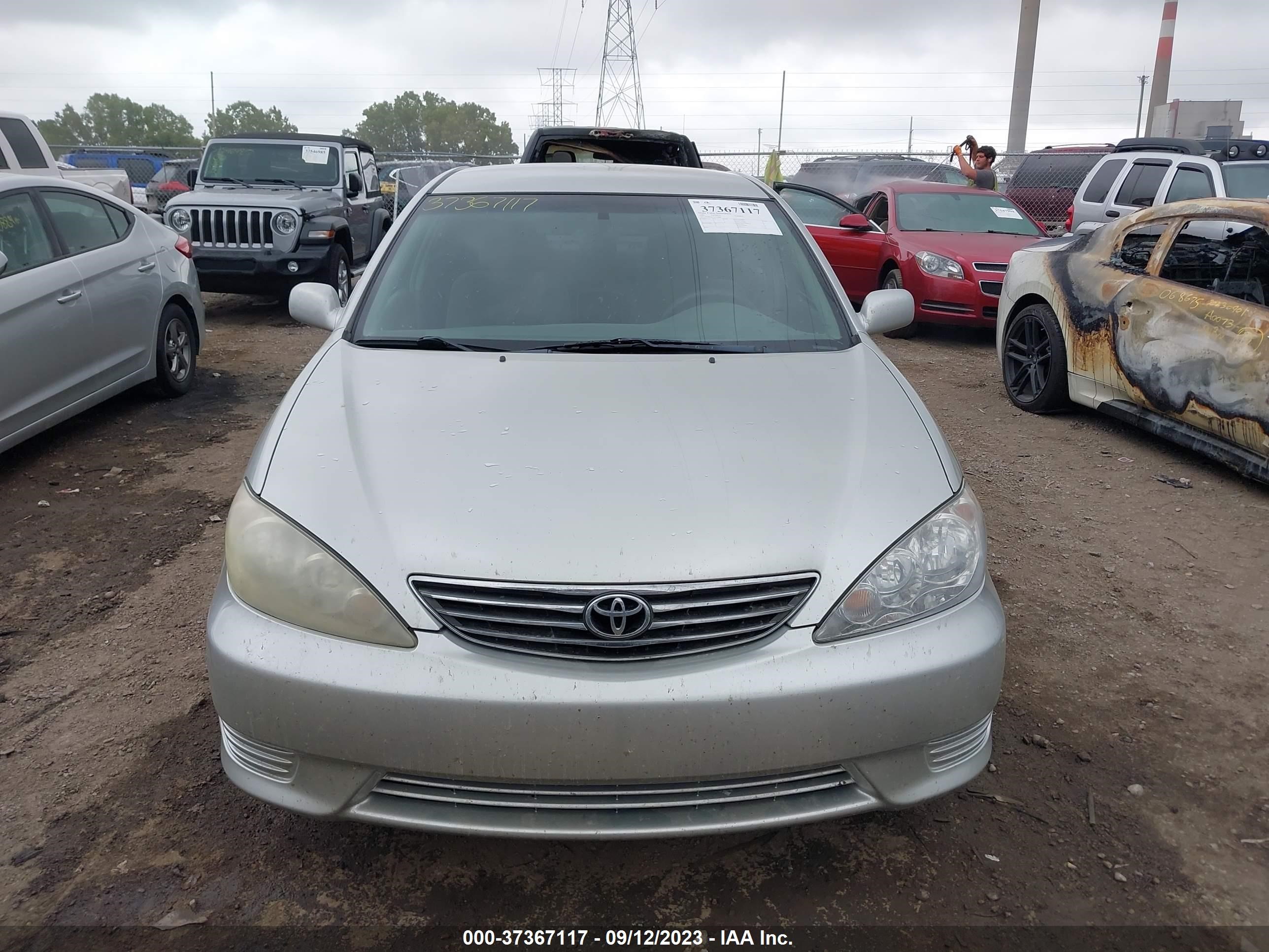 Photo 11 VIN: 4T1BE32K56U133988 - TOYOTA CAMRY 