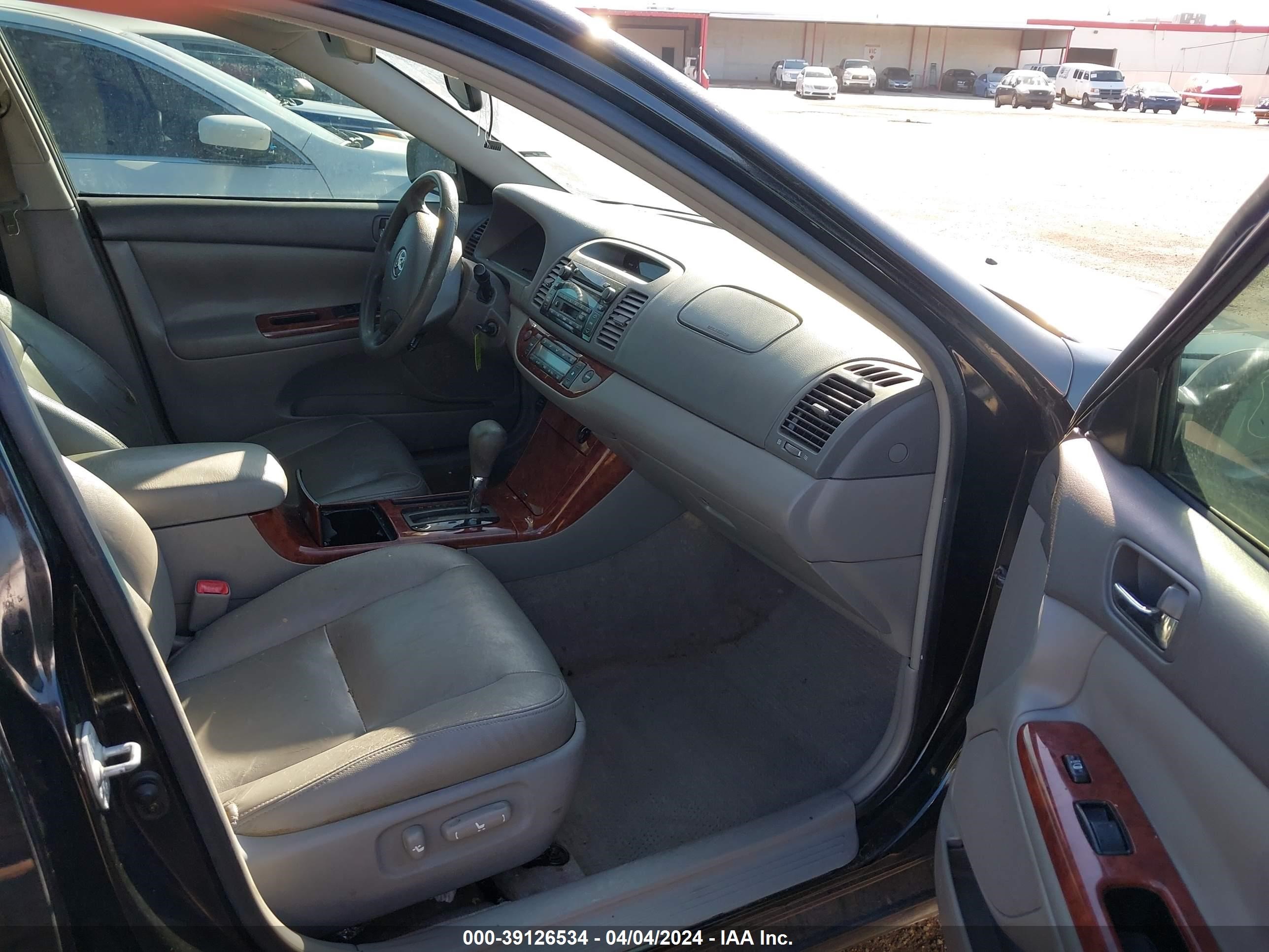 Photo 4 VIN: 4T1BE32K56U163105 - TOYOTA CAMRY 