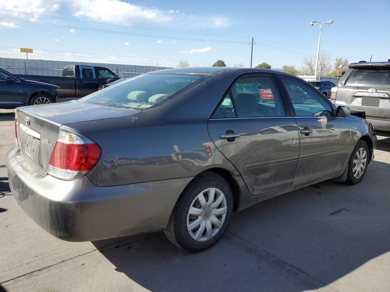 Photo 2 VIN: 4T1BE32K56U661952 - TOYOTA CAMRY 