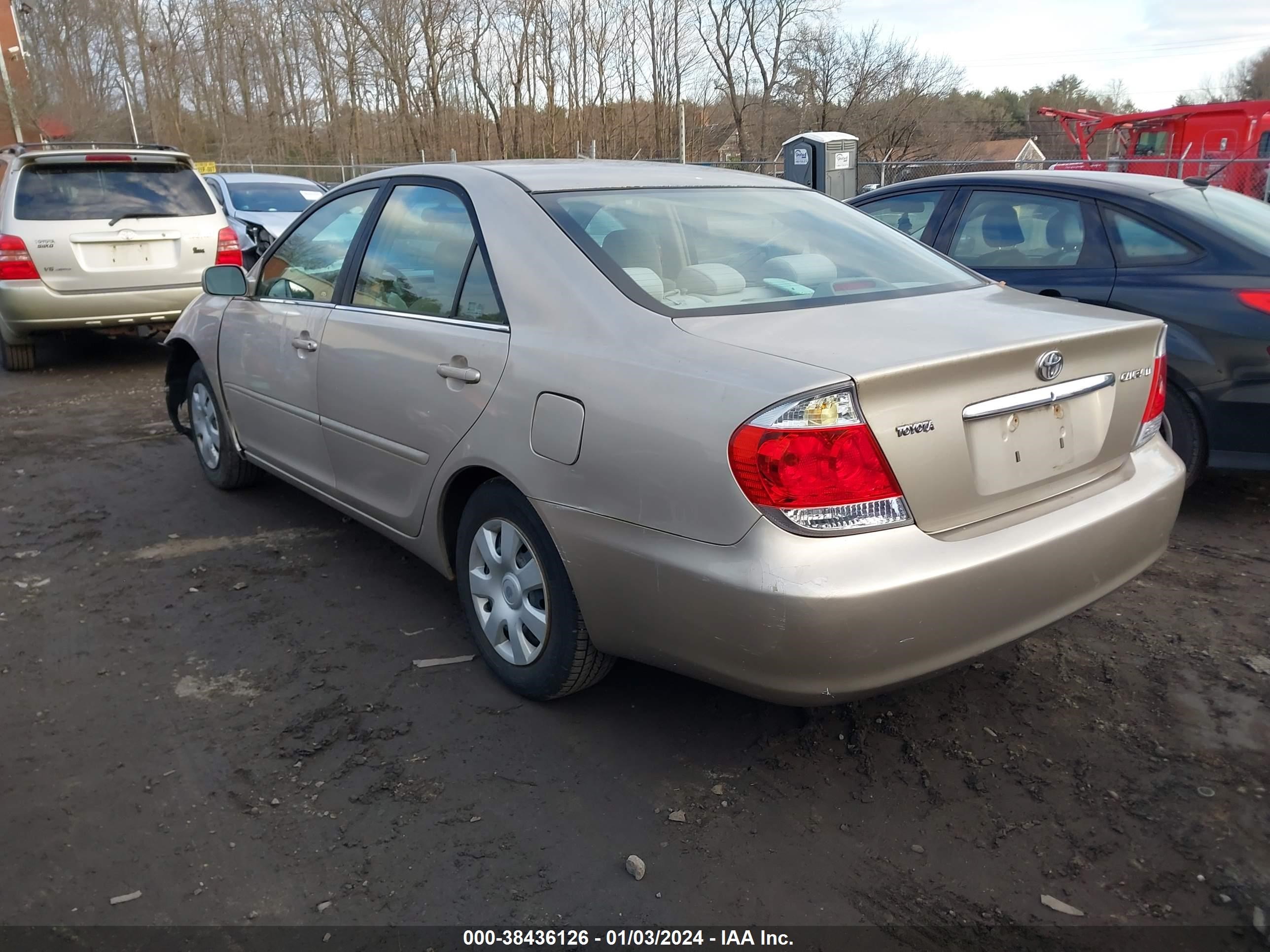 Photo 2 VIN: 4T1BE32K56U700832 - TOYOTA CAMRY 