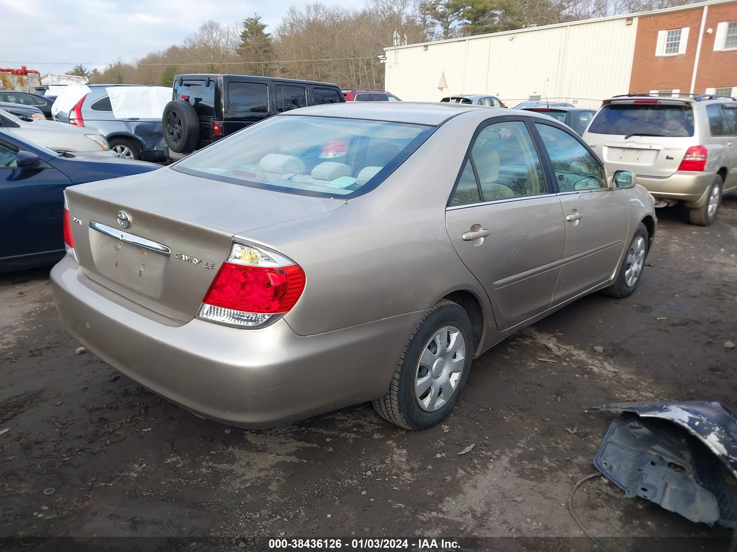 Photo 3 VIN: 4T1BE32K56U700832 - TOYOTA CAMRY 