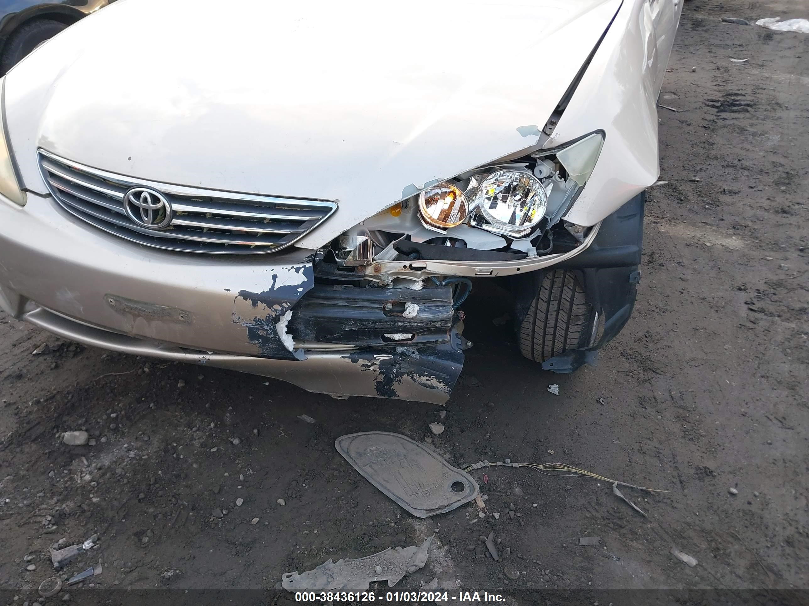 Photo 5 VIN: 4T1BE32K56U700832 - TOYOTA CAMRY 