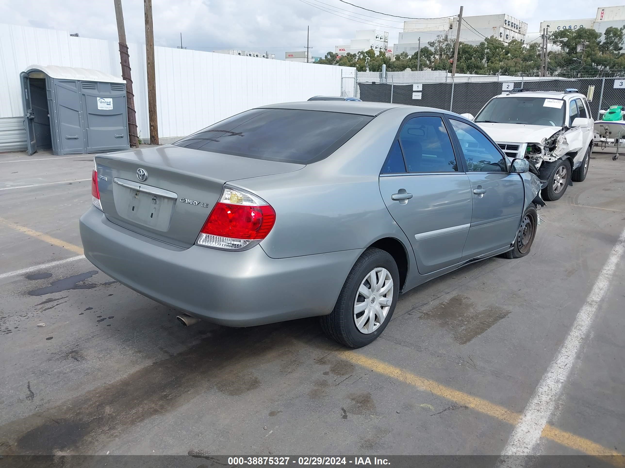 Photo 3 VIN: 4T1BE32K56U706162 - TOYOTA CAMRY 