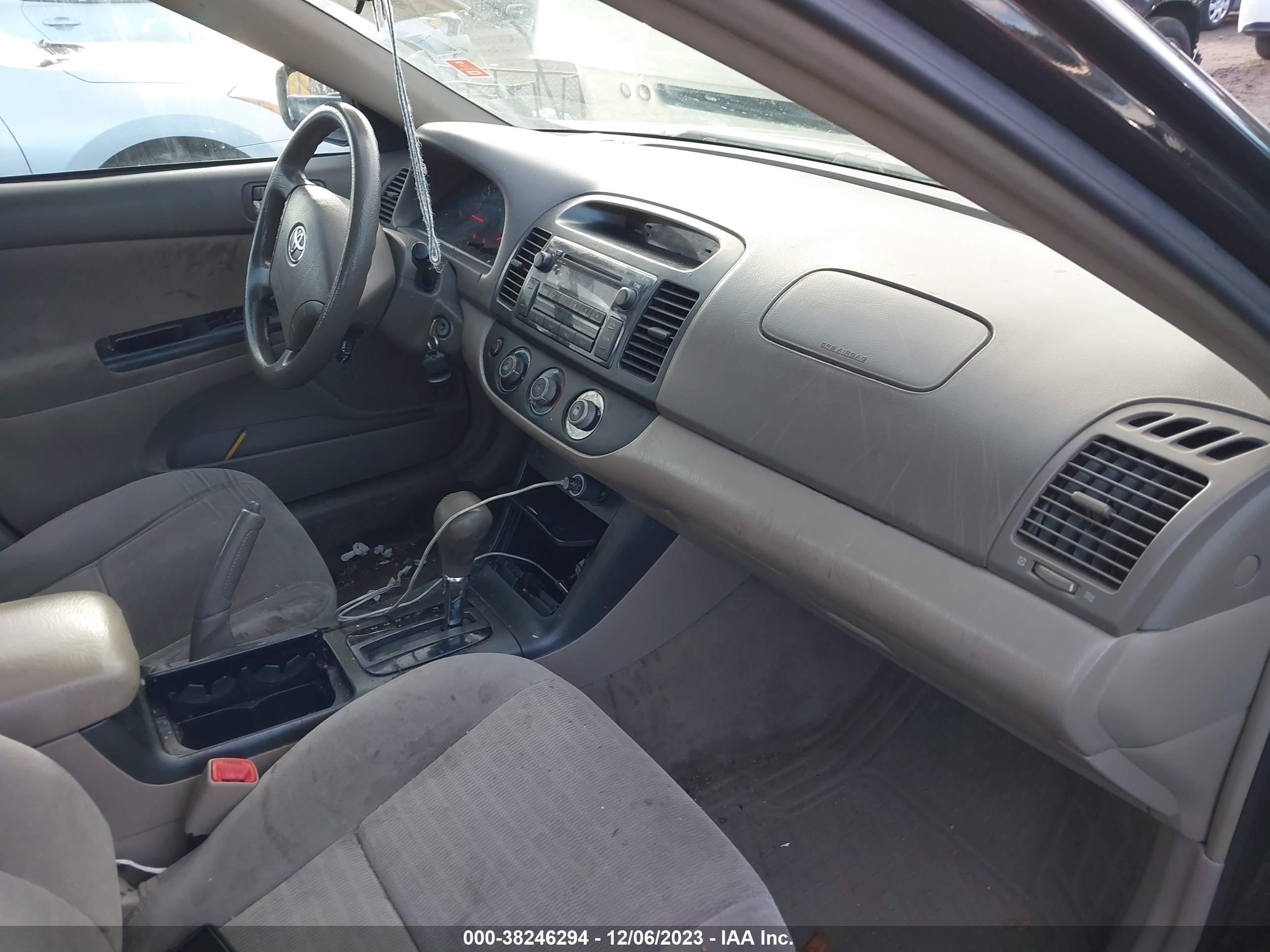 Photo 4 VIN: 4T1BE32K56U720191 - TOYOTA CAMRY 