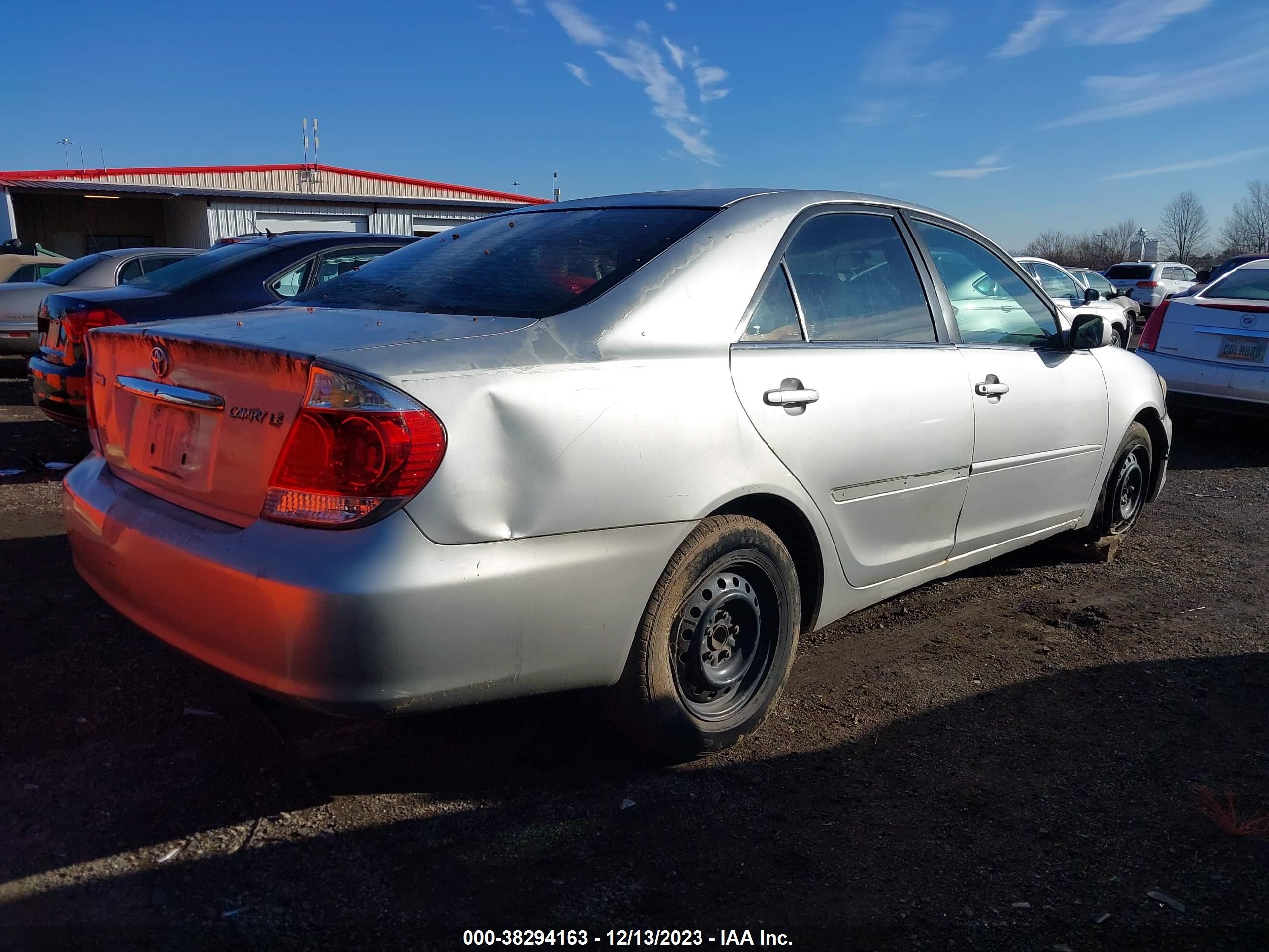 Photo 3 VIN: 4T1BE32K56U732938 - TOYOTA CAMRY 