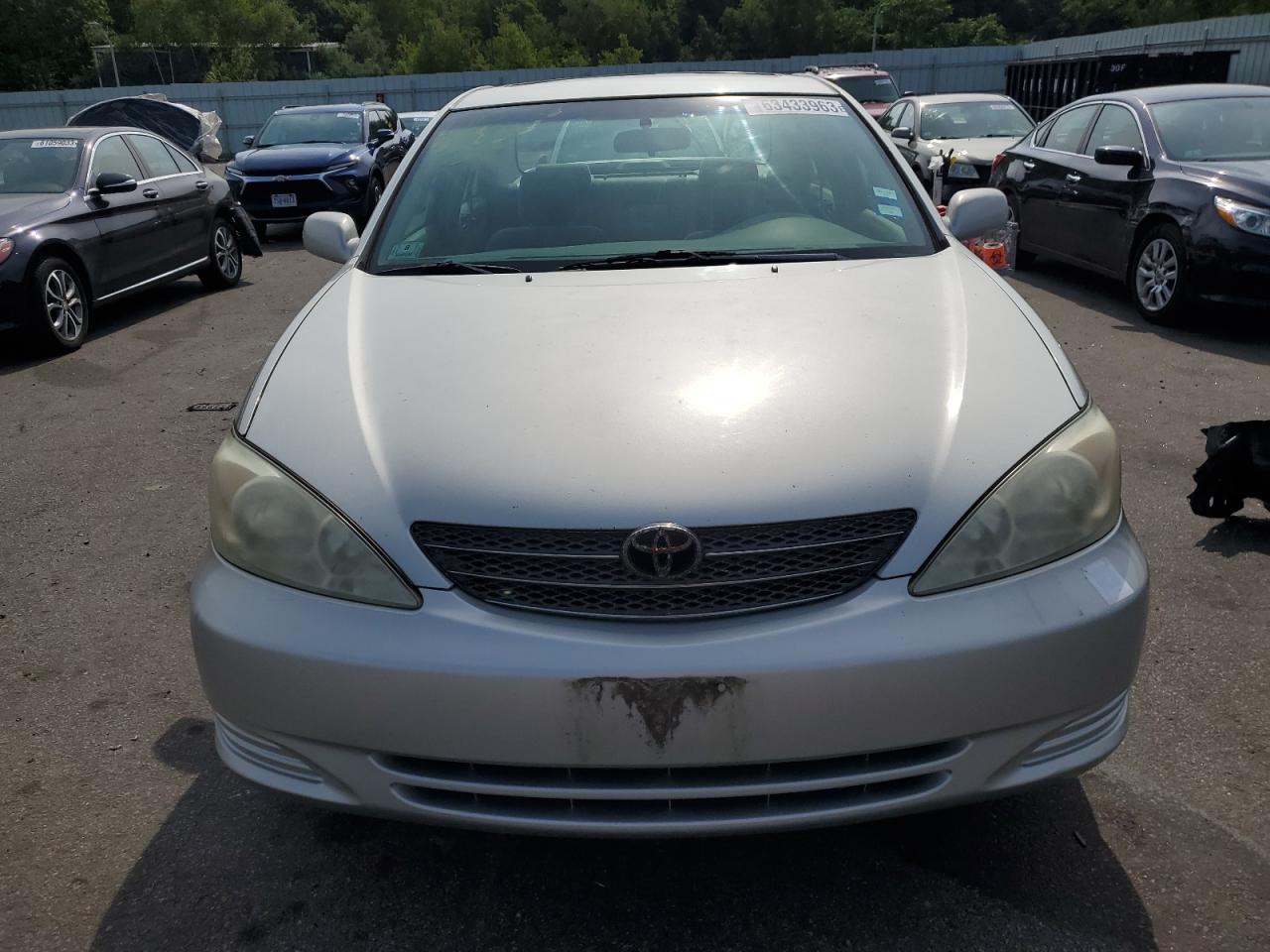 Photo 4 VIN: 4T1BE32K62U111640 - TOYOTA CAMRY 