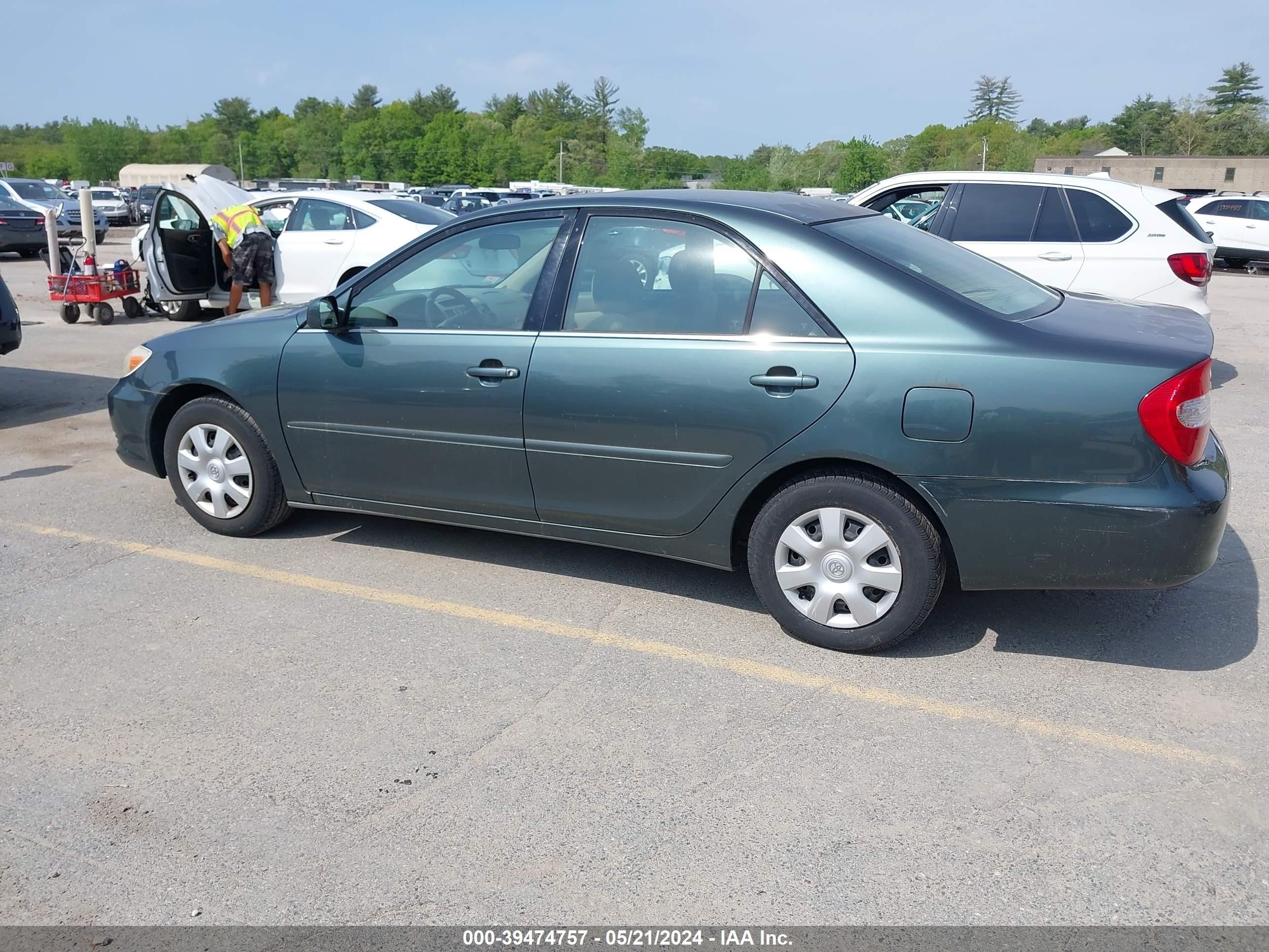 Photo 2 VIN: 4T1BE32K62U523864 - TOYOTA CAMRY 