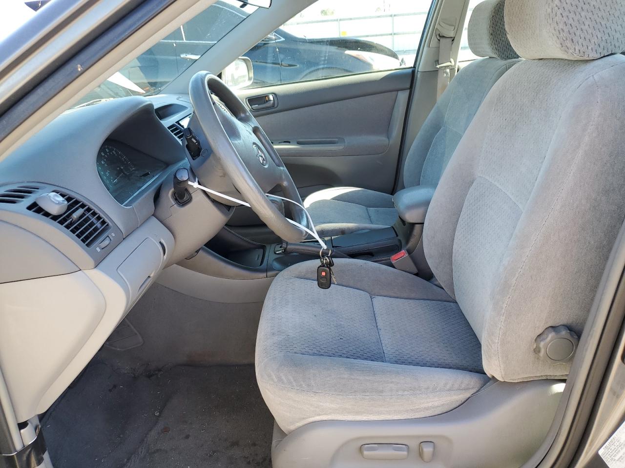 Photo 6 VIN: 4T1BE32K62U587709 - TOYOTA CAMRY 