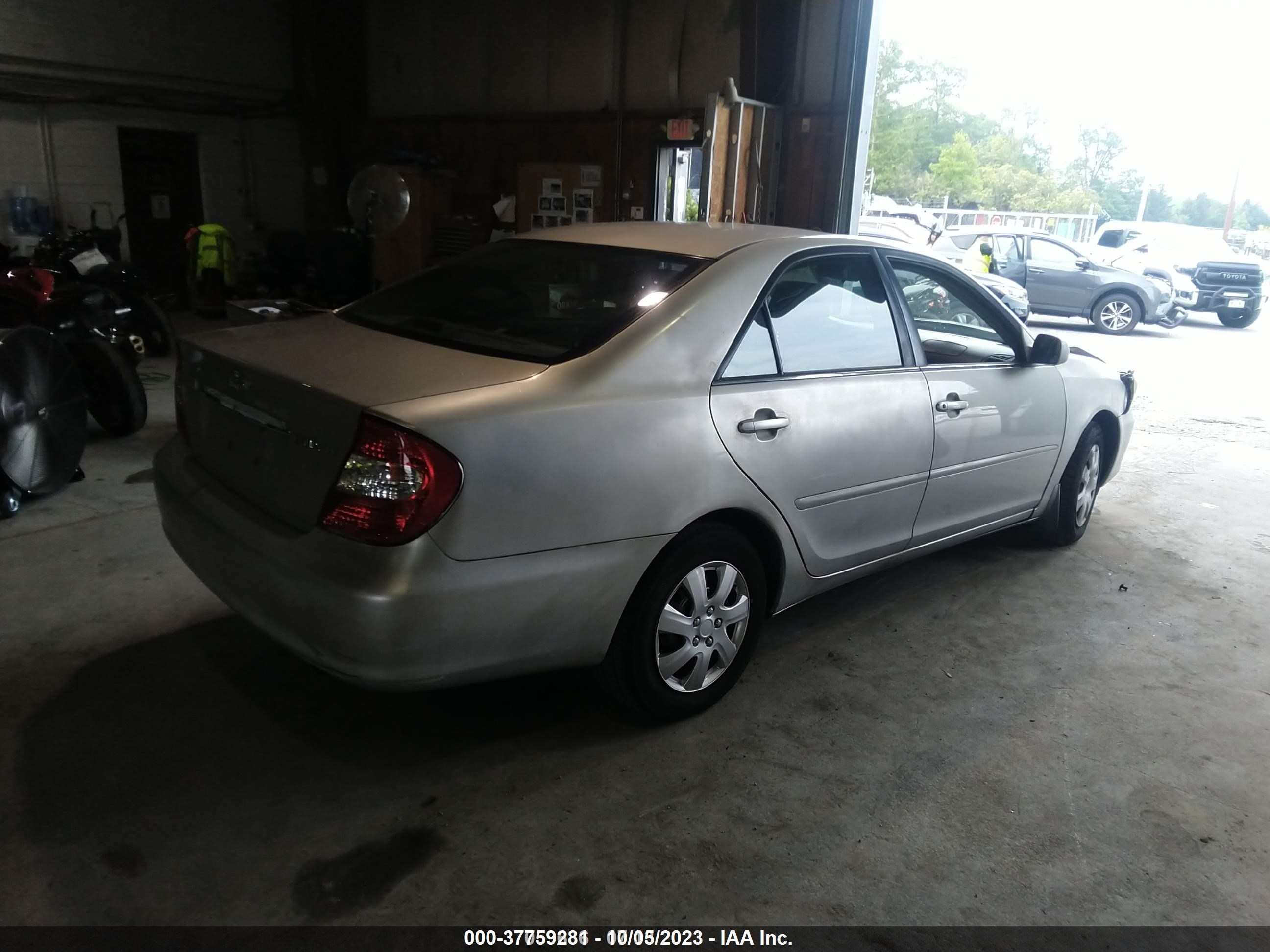 Photo 3 VIN: 4T1BE32K63U224912 - TOYOTA CAMRY 