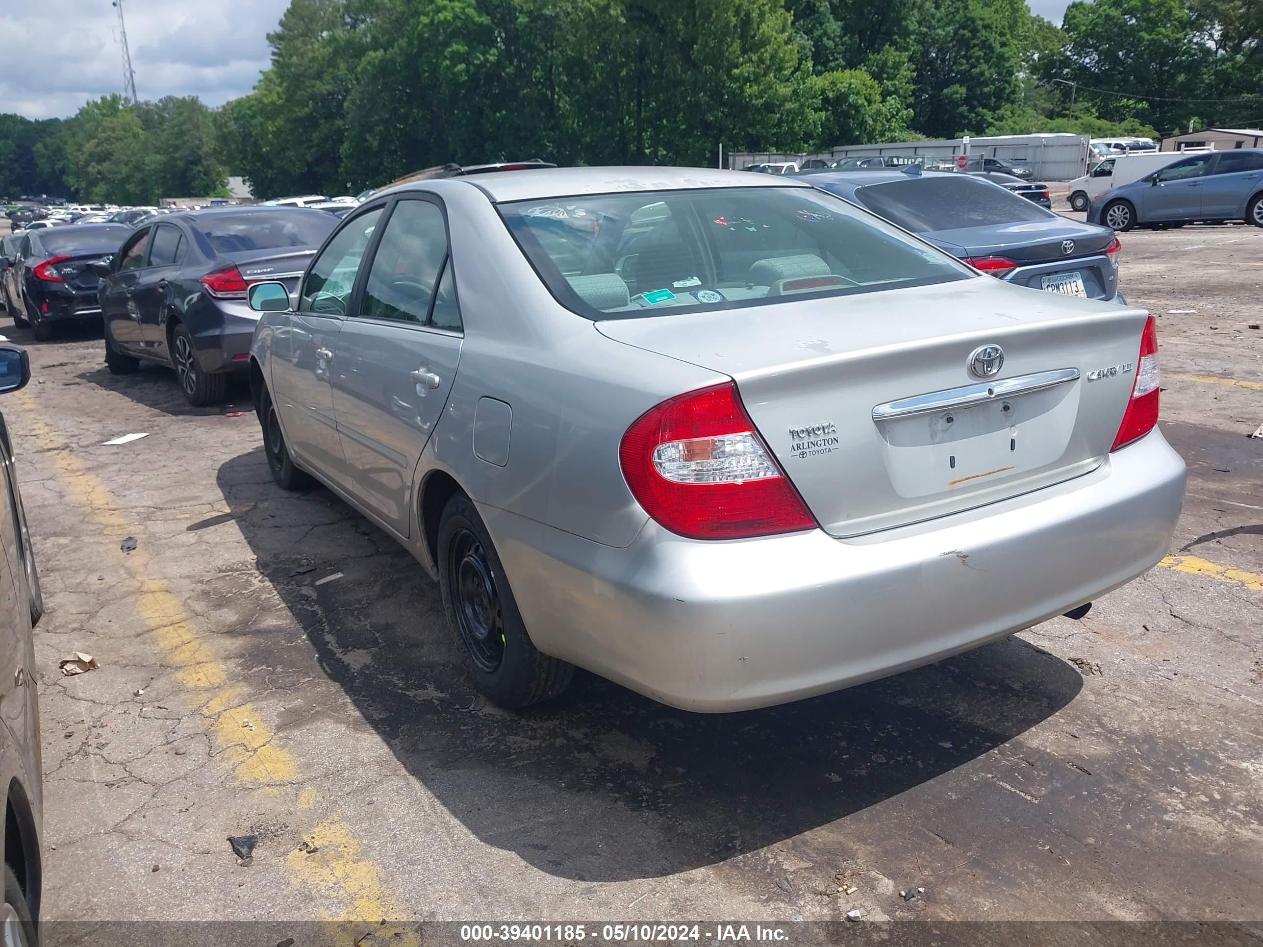 Photo 2 VIN: 4T1BE32K63U690811 - TOYOTA CAMRY 