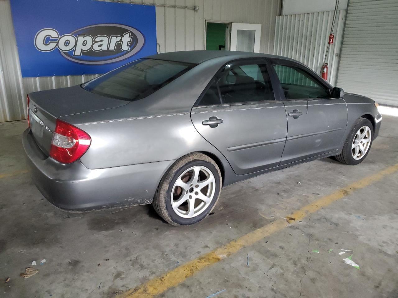 Photo 27 VIN: 4T1BE32K63U704285 - TOYOTA CAMRY 