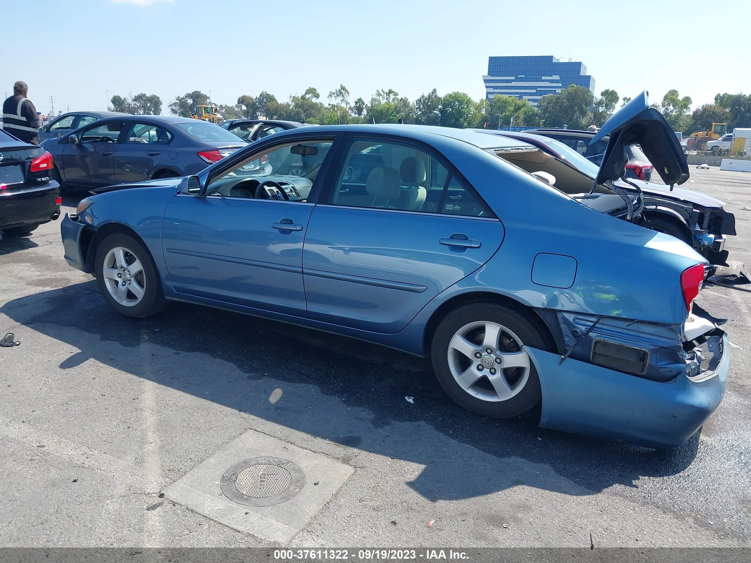 Photo 13 VIN: 4T1BE32K63U727307 - TOYOTA CAMRY 