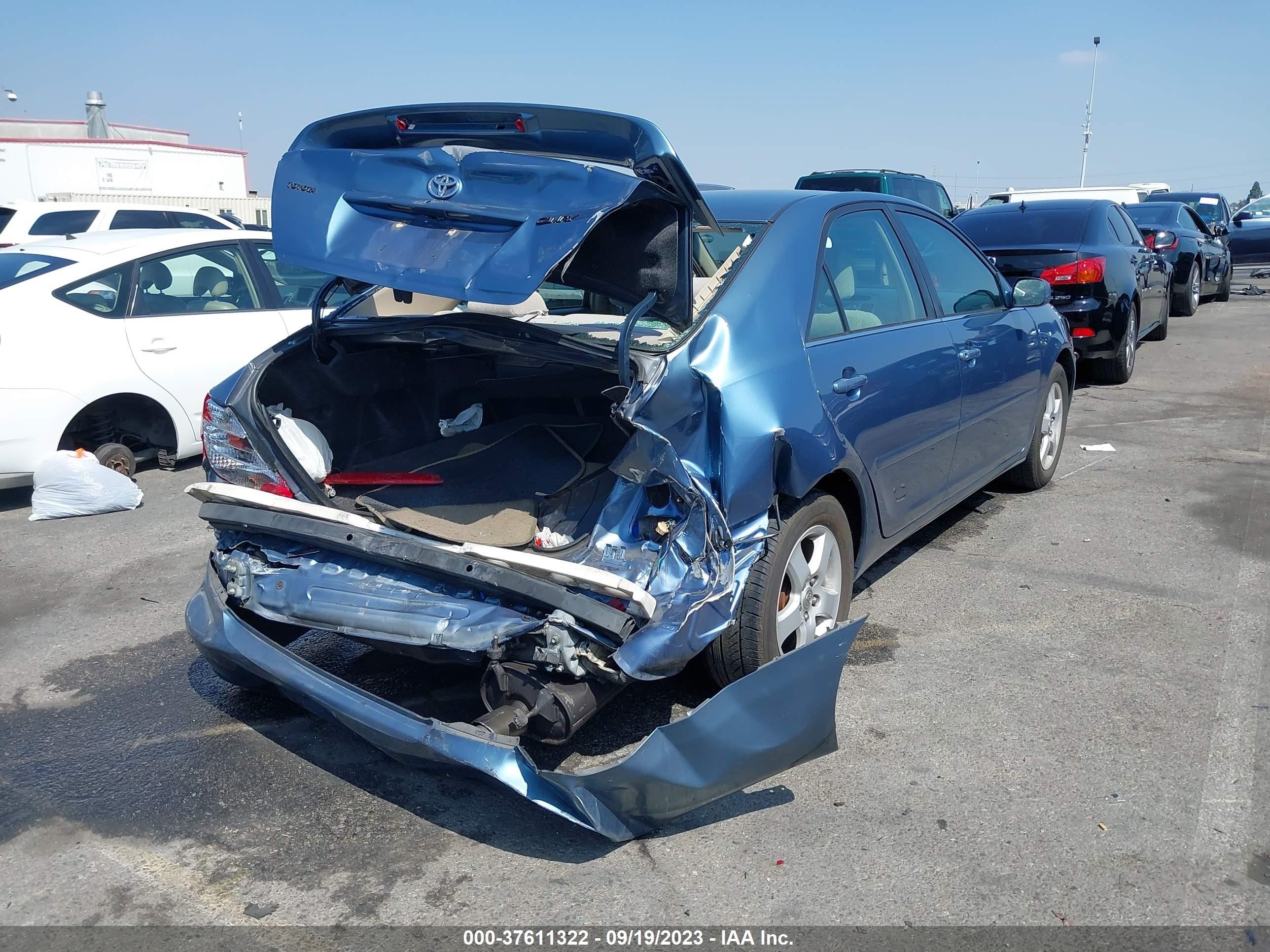 Photo 3 VIN: 4T1BE32K63U727307 - TOYOTA CAMRY 