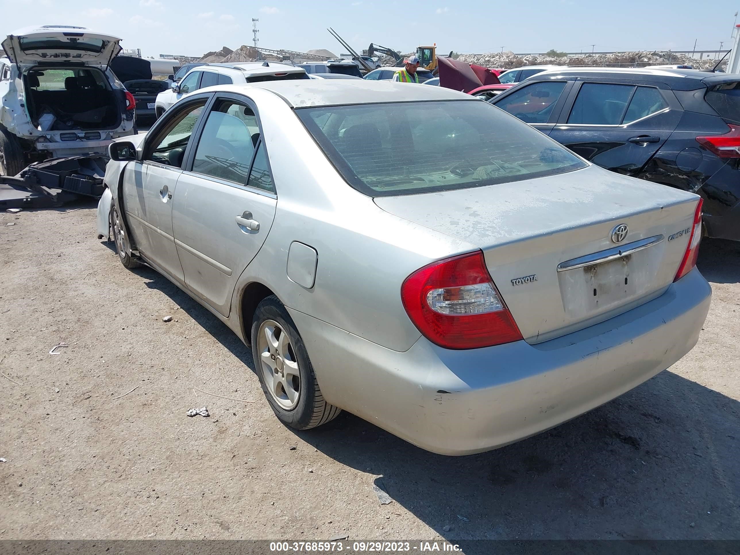 Photo 2 VIN: 4T1BE32K63U762560 - TOYOTA CAMRY 