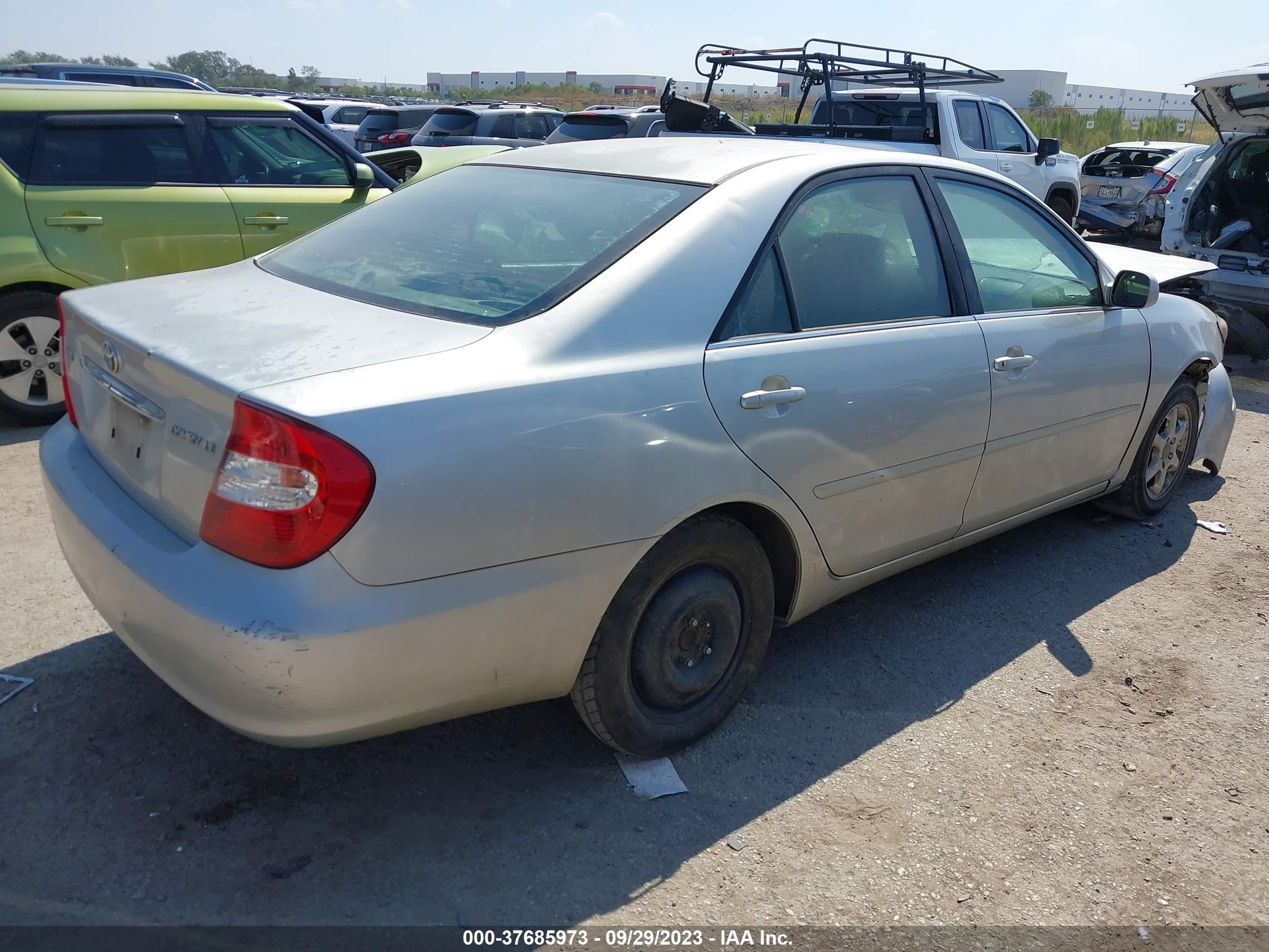 Photo 3 VIN: 4T1BE32K63U762560 - TOYOTA CAMRY 