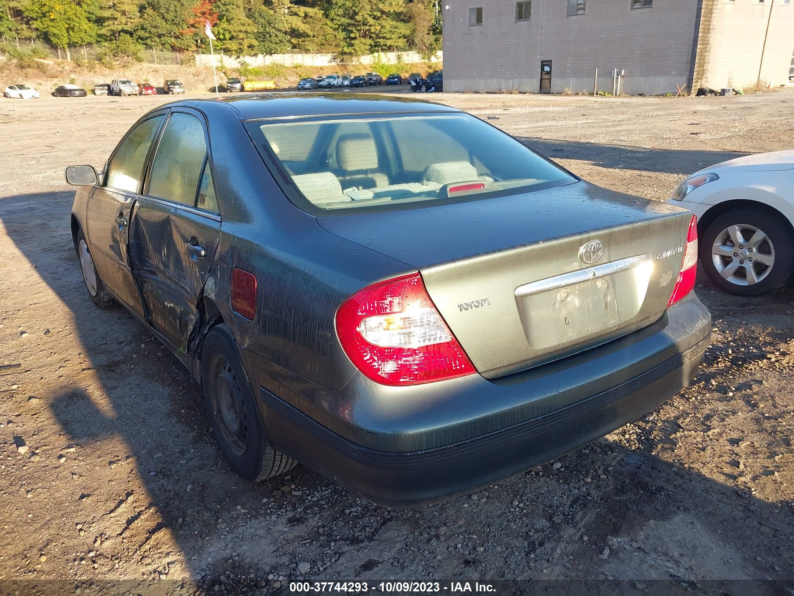 Photo 2 VIN: 4T1BE32K64U262660 - TOYOTA CAMRY 