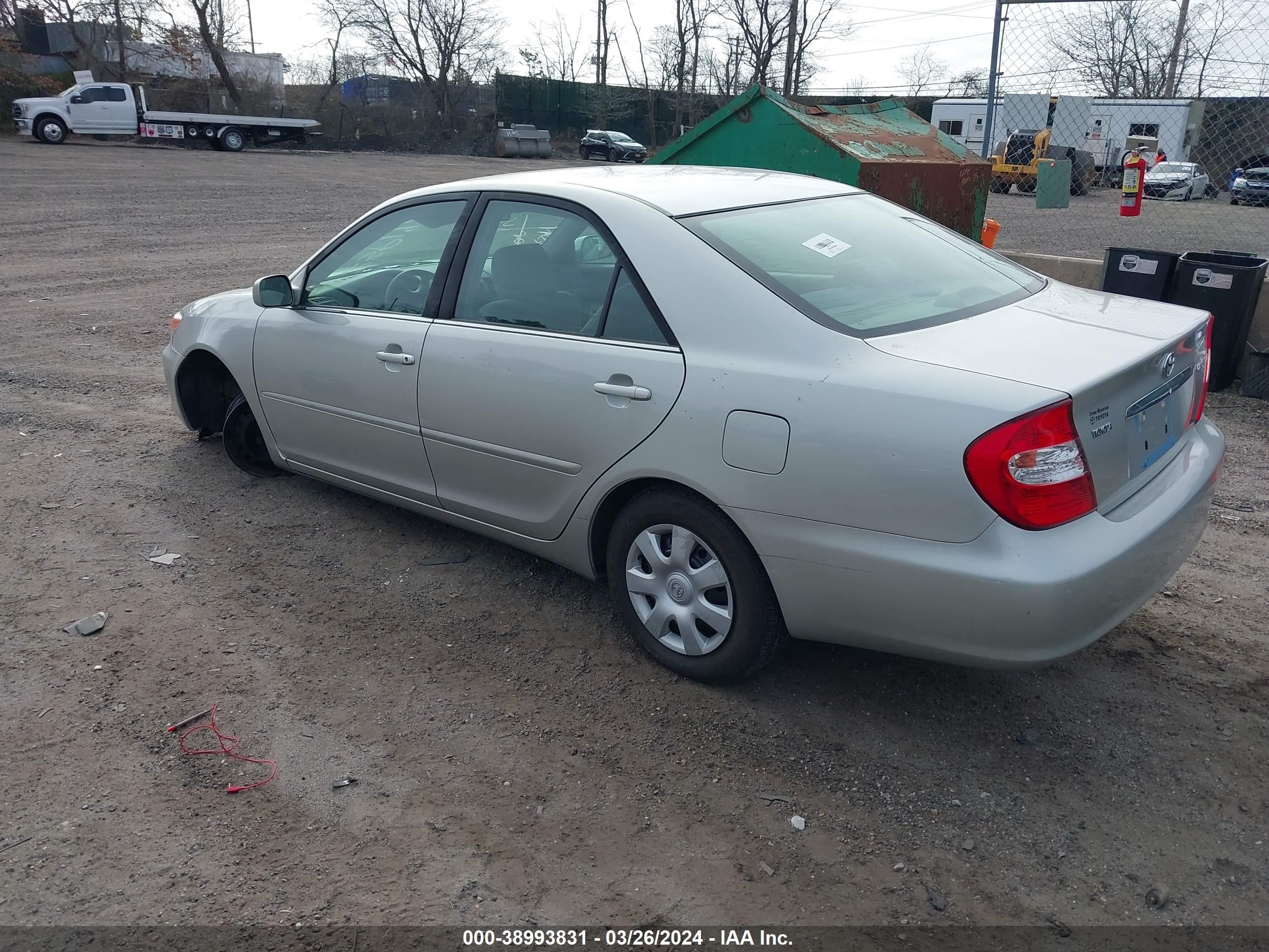 Photo 2 VIN: 4T1BE32K64U799383 - TOYOTA CAMRY 