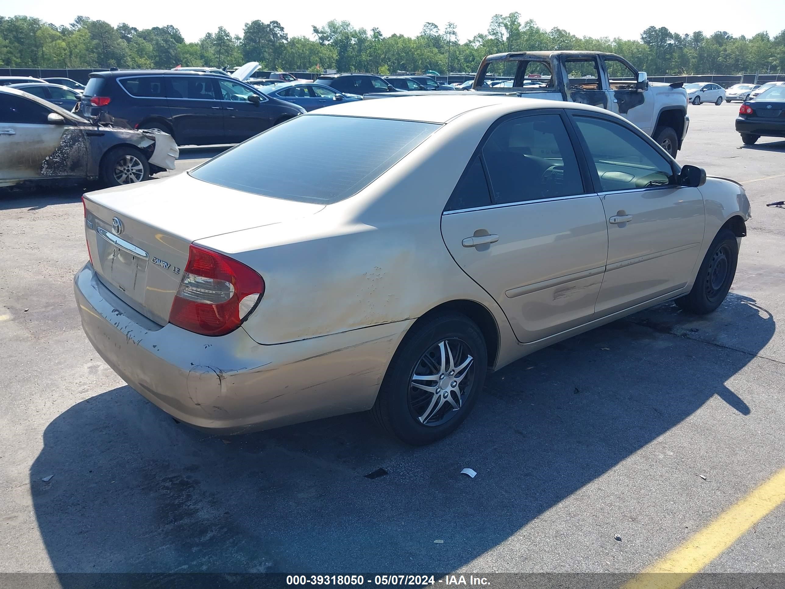 Photo 3 VIN: 4T1BE32K64U806316 - TOYOTA CAMRY 