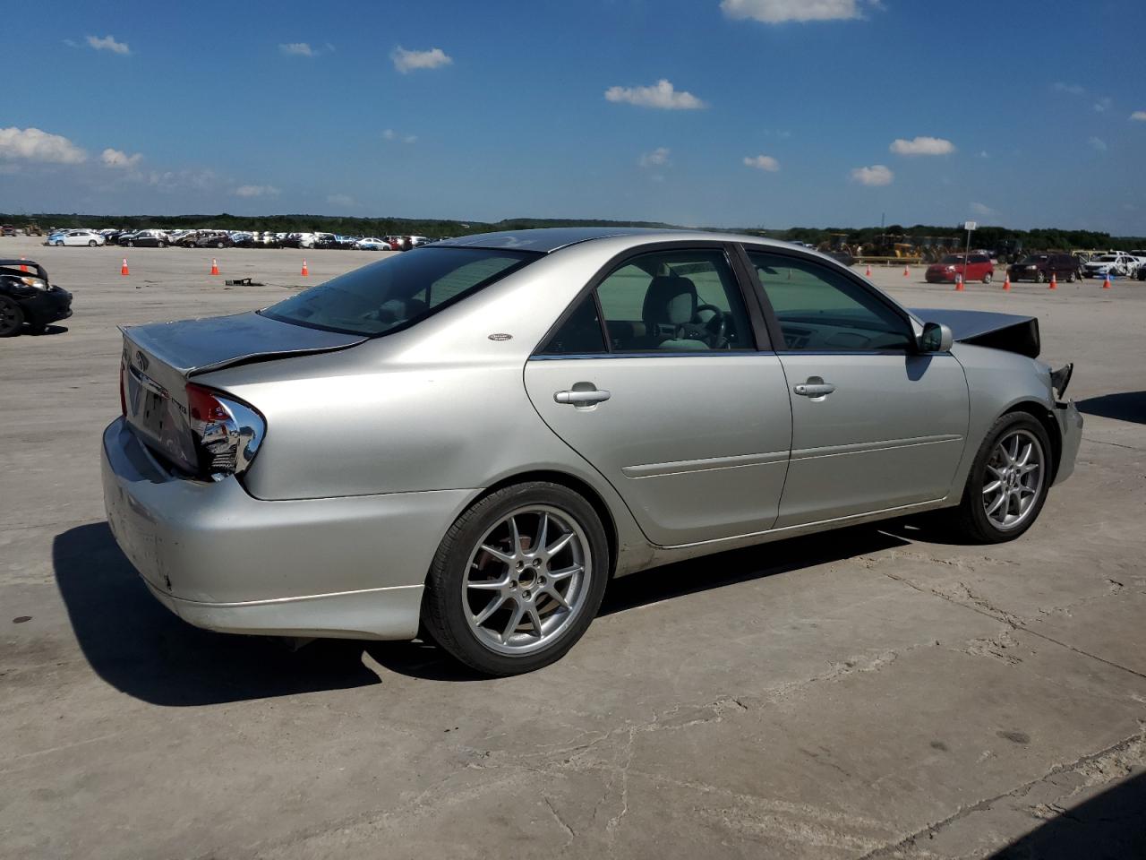 Photo 2 VIN: 4T1BE32K64U839896 - TOYOTA CAMRY 