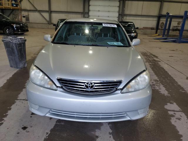 Photo 4 VIN: 4T1BE32K65U398871 - TOYOTA CAMRY 