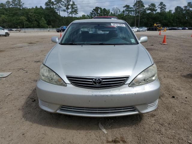 Photo 4 VIN: 4T1BE32K65U410789 - TOYOTA CAMRY 