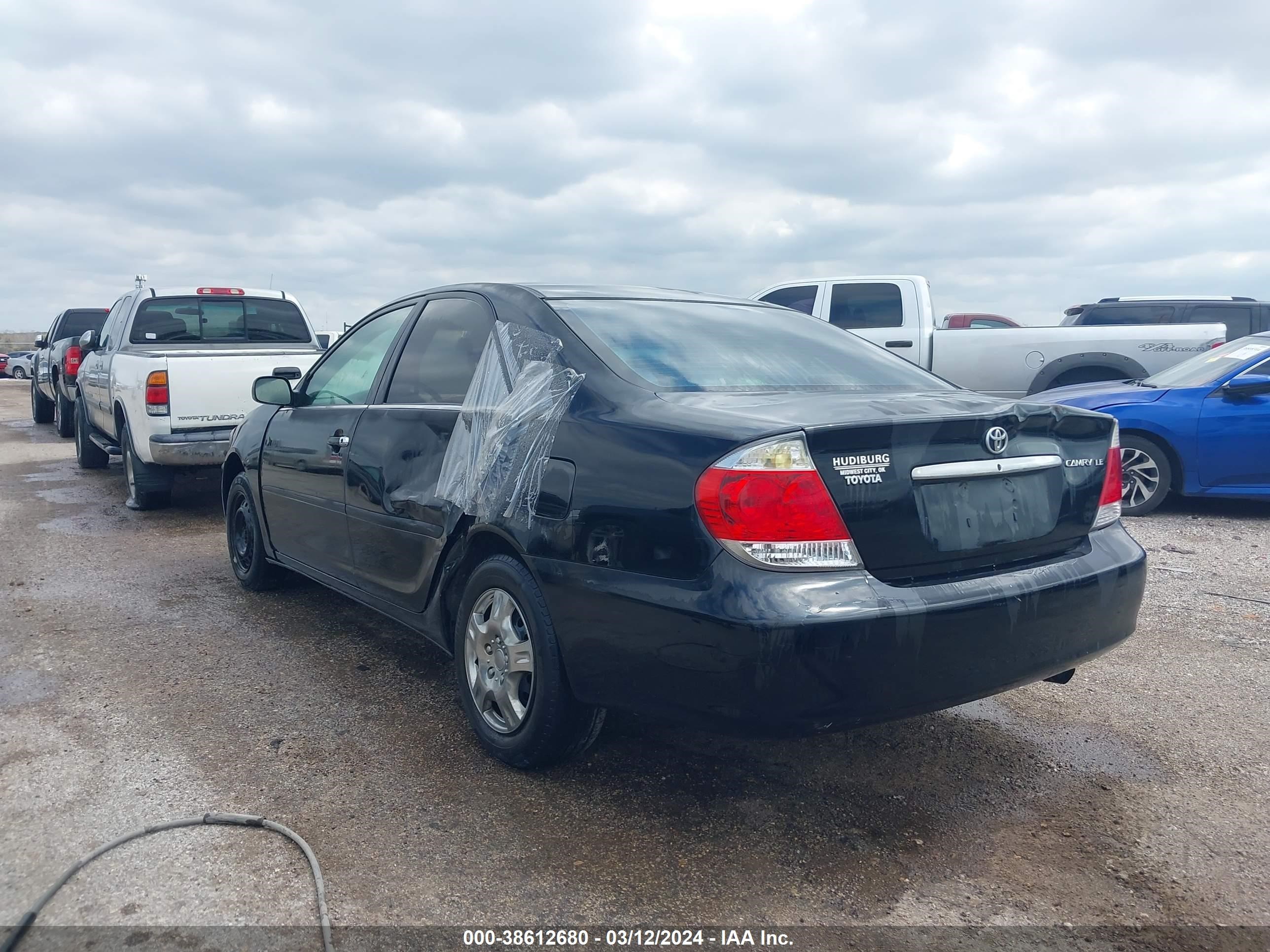 Photo 2 VIN: 4T1BE32K65U419864 - TOYOTA CAMRY 