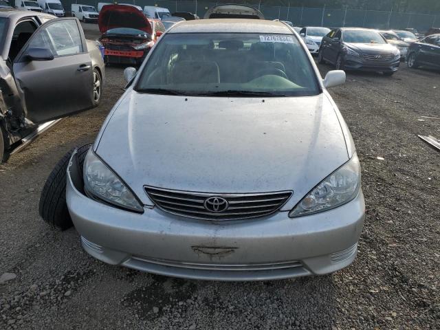 Photo 4 VIN: 4T1BE32K65U504803 - TOYOTA CAMRY LE 