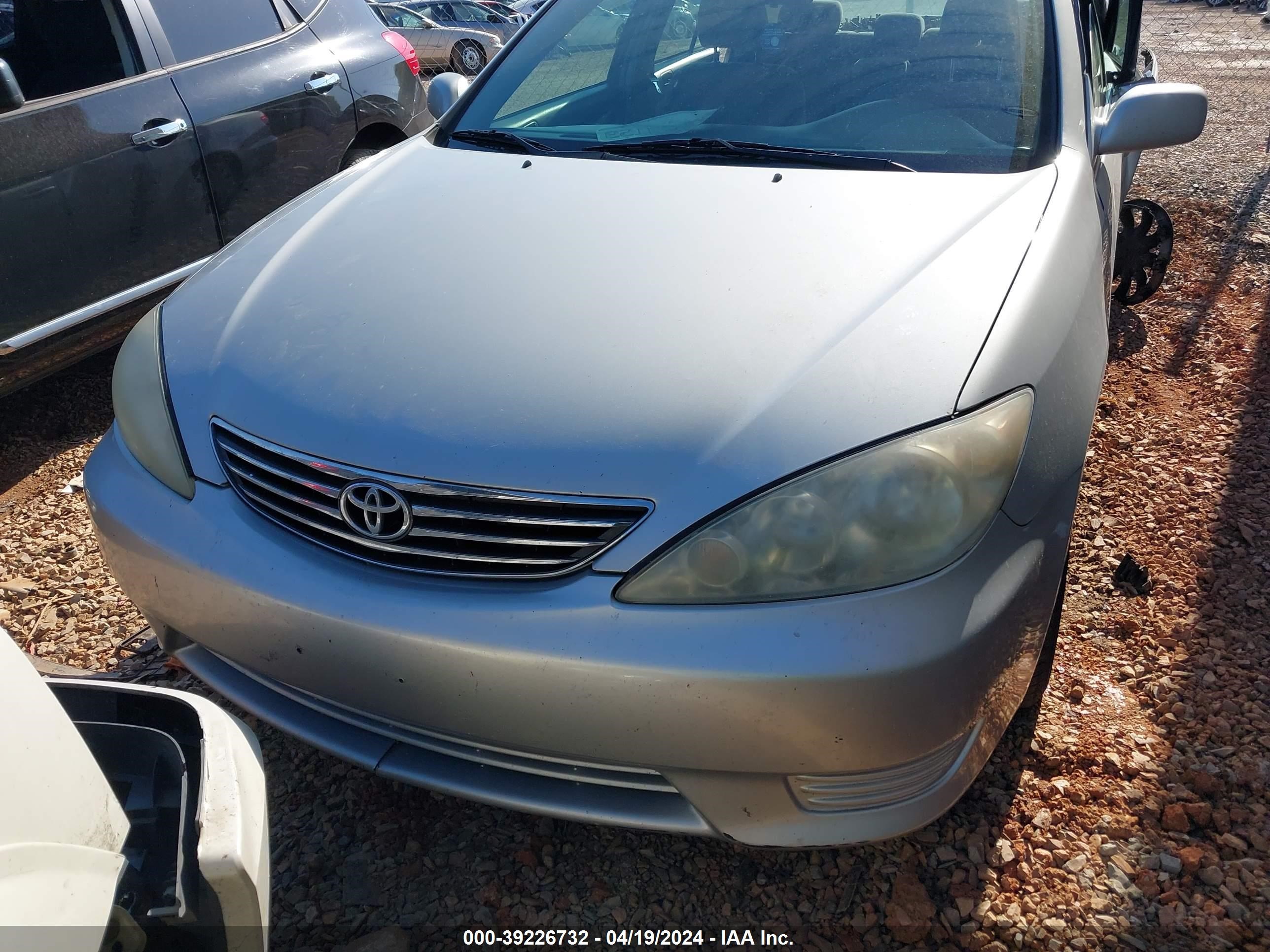 Photo 11 VIN: 4T1BE32K65U506695 - TOYOTA CAMRY 