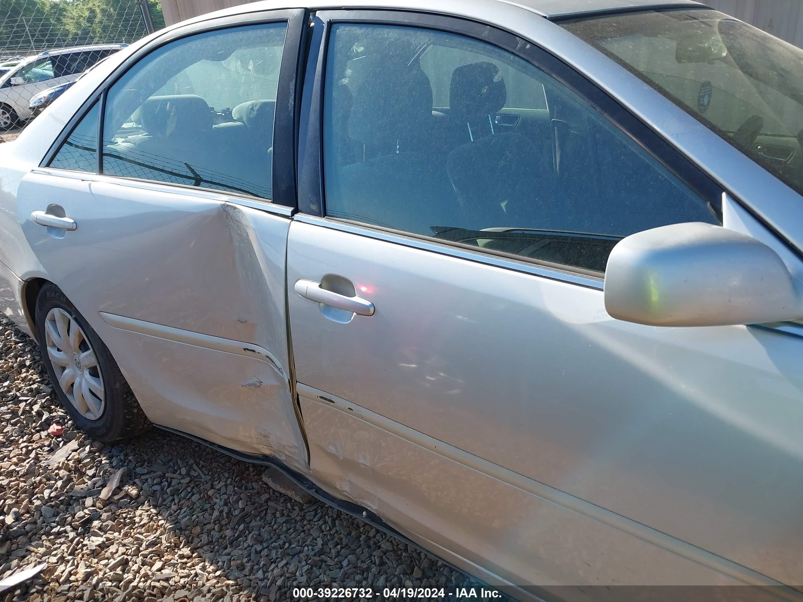 Photo 12 VIN: 4T1BE32K65U506695 - TOYOTA CAMRY 