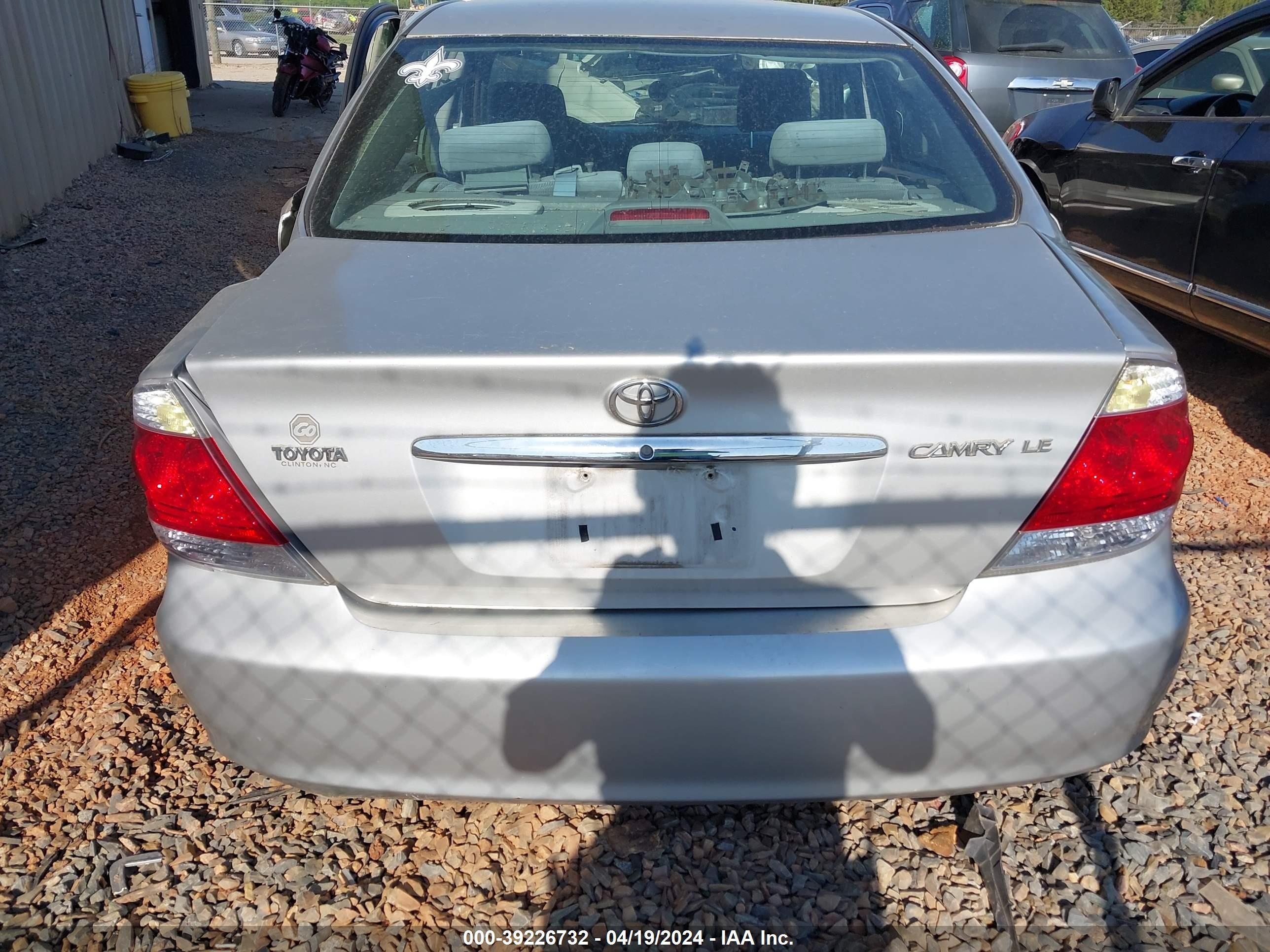 Photo 15 VIN: 4T1BE32K65U506695 - TOYOTA CAMRY 