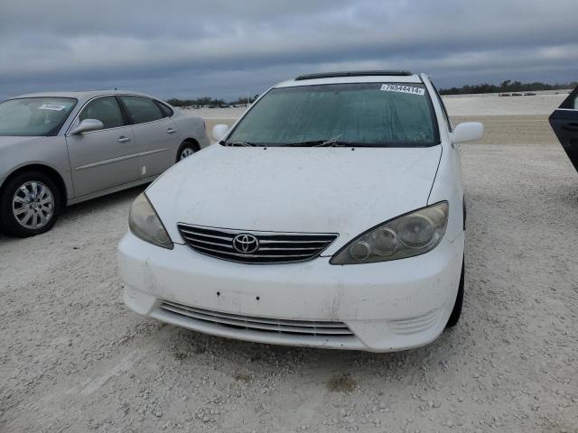 Photo 4 VIN: 4T1BE32K65U546985 - TOYOTA CAMRY LE 