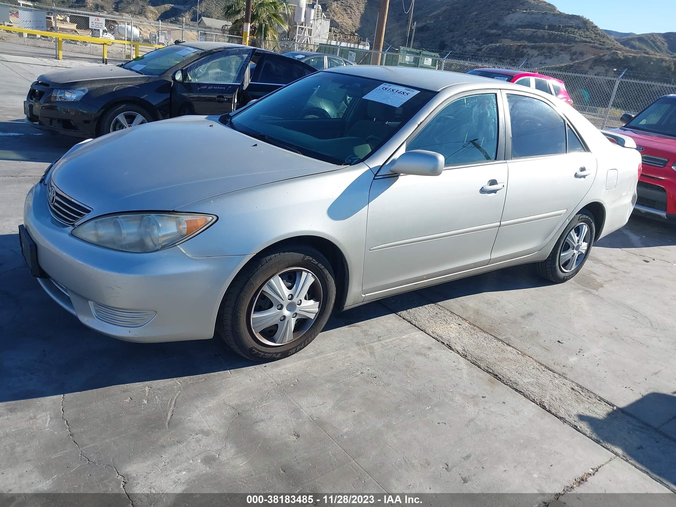 Photo 1 VIN: 4T1BE32K65U557131 - TOYOTA CAMRY 