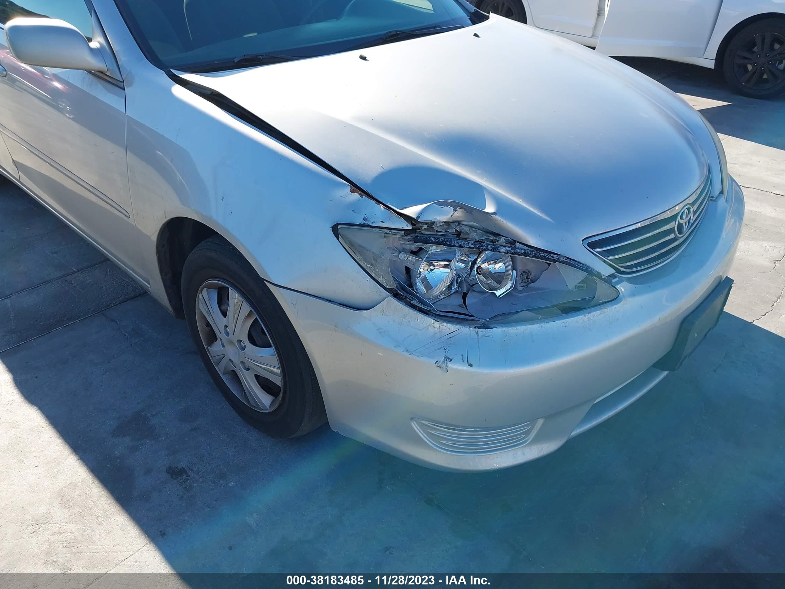 Photo 5 VIN: 4T1BE32K65U557131 - TOYOTA CAMRY 