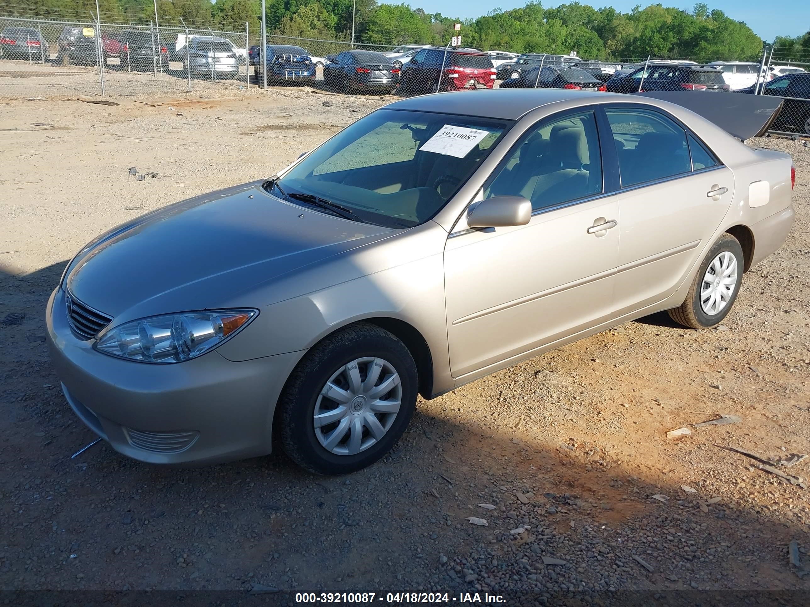 Photo 1 VIN: 4T1BE32K65U950272 - TOYOTA CAMRY 