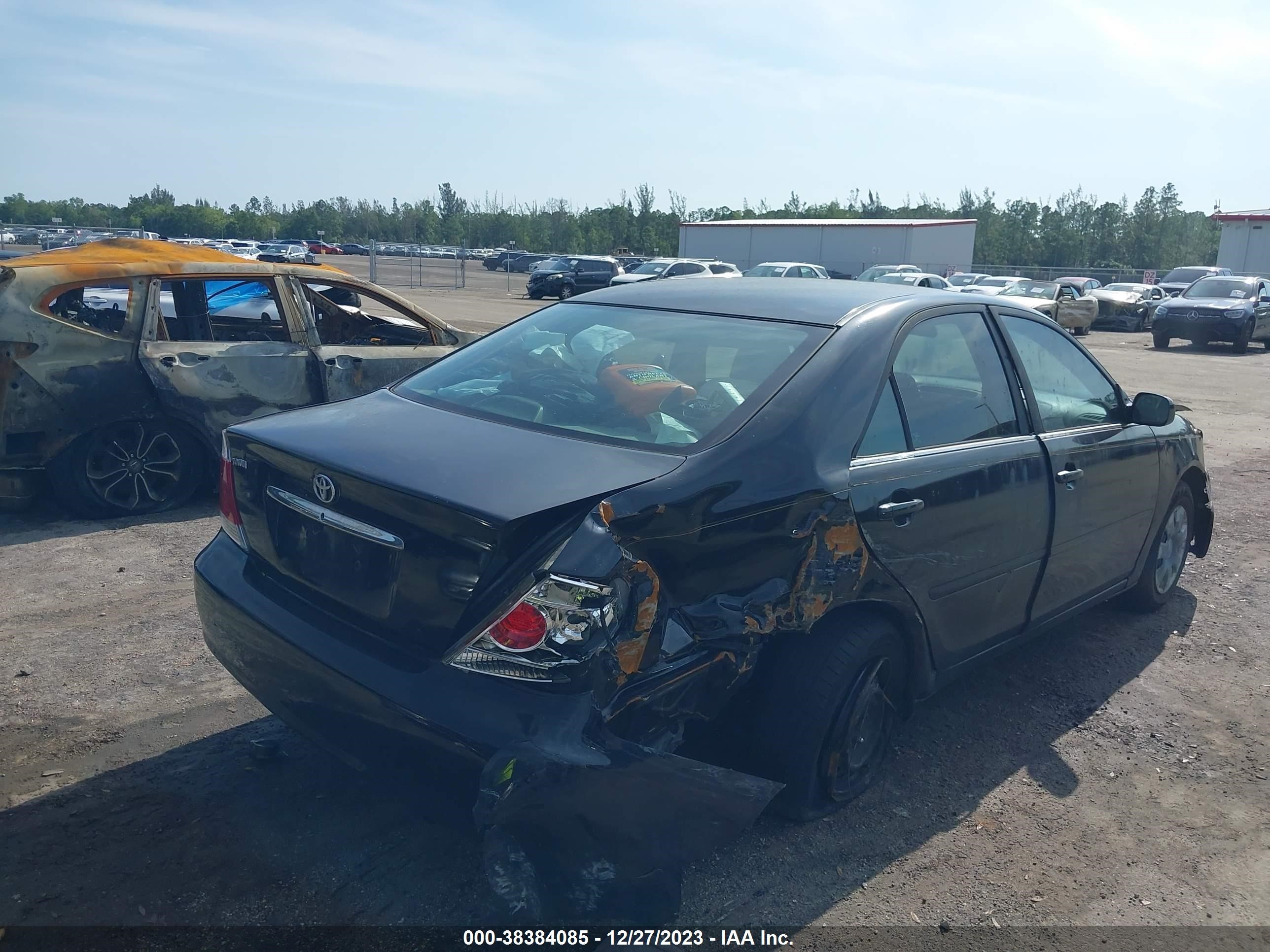 Photo 3 VIN: 4T1BE32K66U110851 - TOYOTA CAMRY 