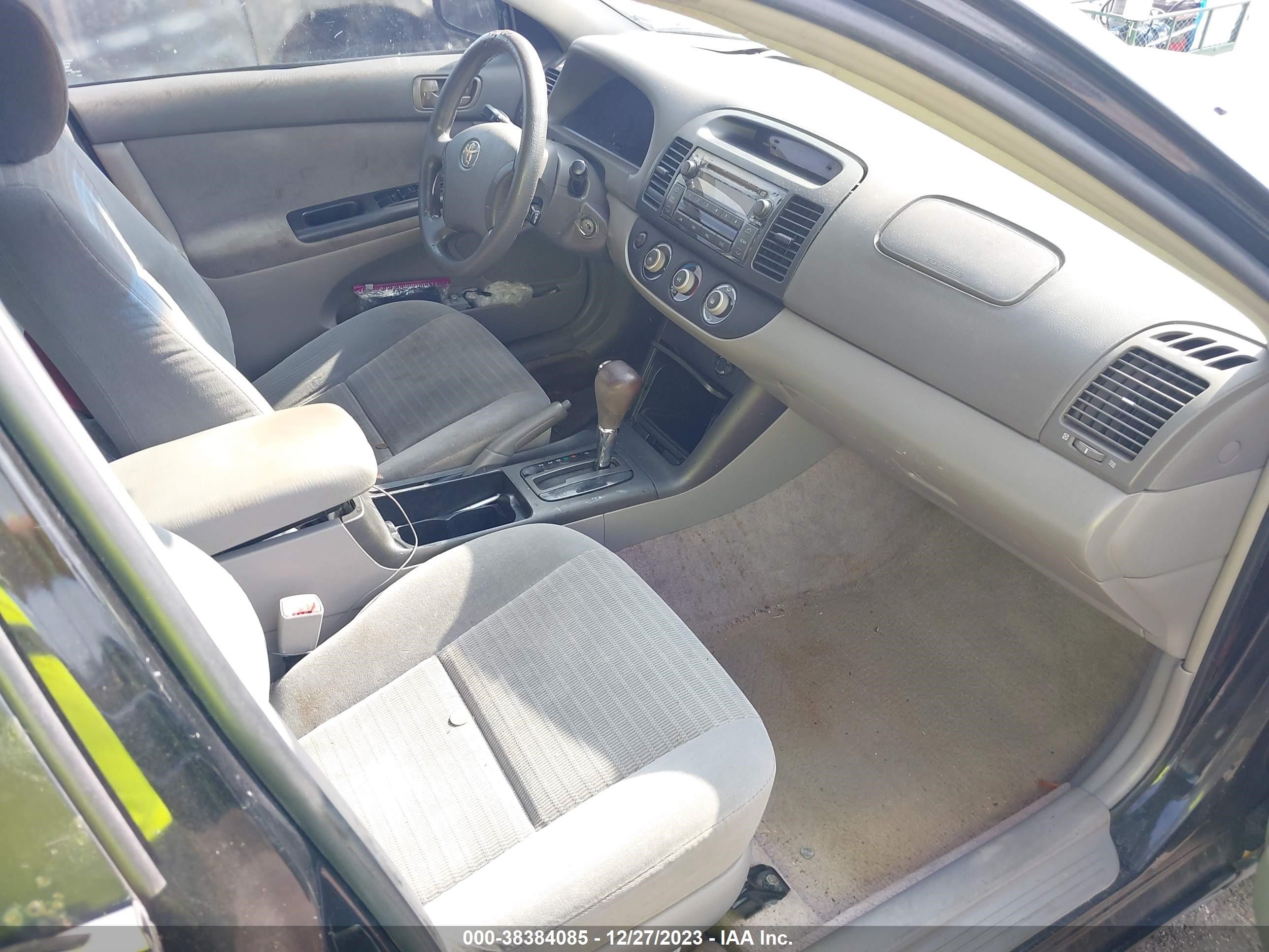 Photo 4 VIN: 4T1BE32K66U110851 - TOYOTA CAMRY 