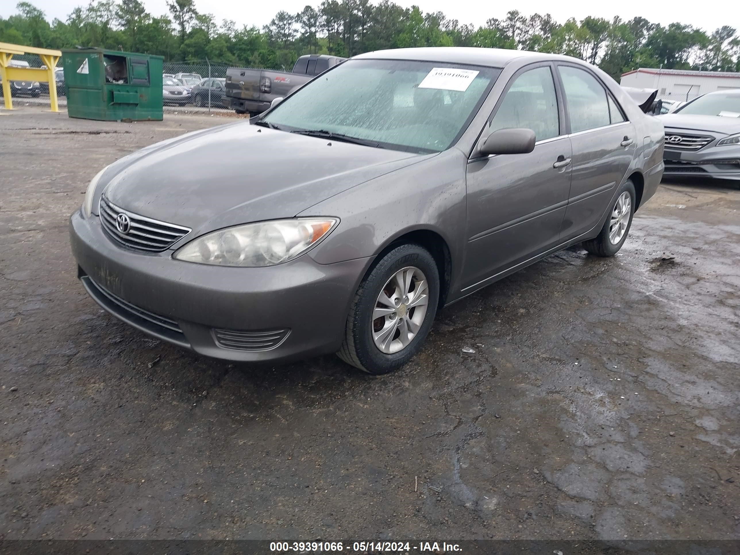 Photo 1 VIN: 4T1BE32K66U682907 - TOYOTA CAMRY 