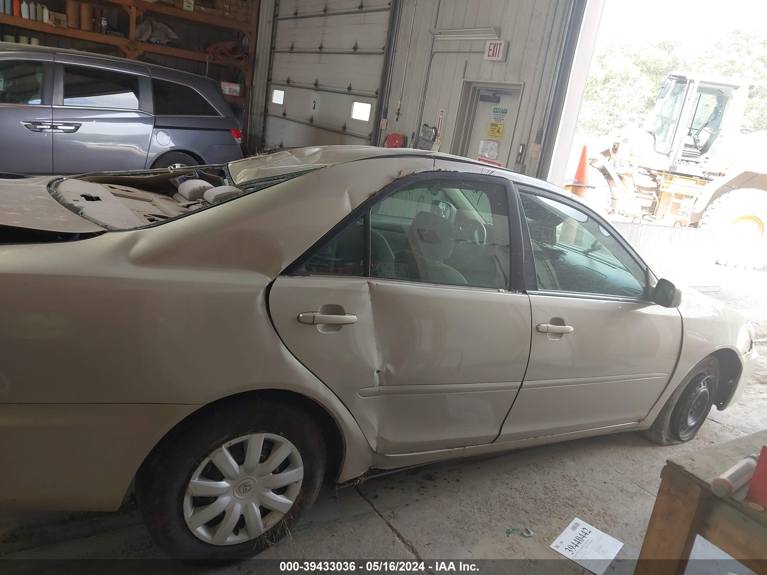 Photo 12 VIN: 4T1BE32K66U694636 - TOYOTA CAMRY 